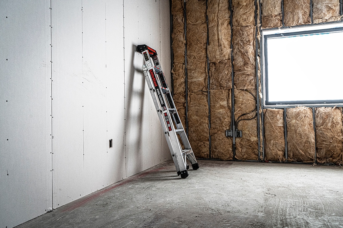 Escalera multifuncional King Kombo 2.0 Pro M6 de Little Giant Ladders, de 6 pies (altura de alcance de 12.7 pies) 3 en 1, de aluminio Tipo 1A con capacidad de carga de 300 libras. Modelo 14906-002.