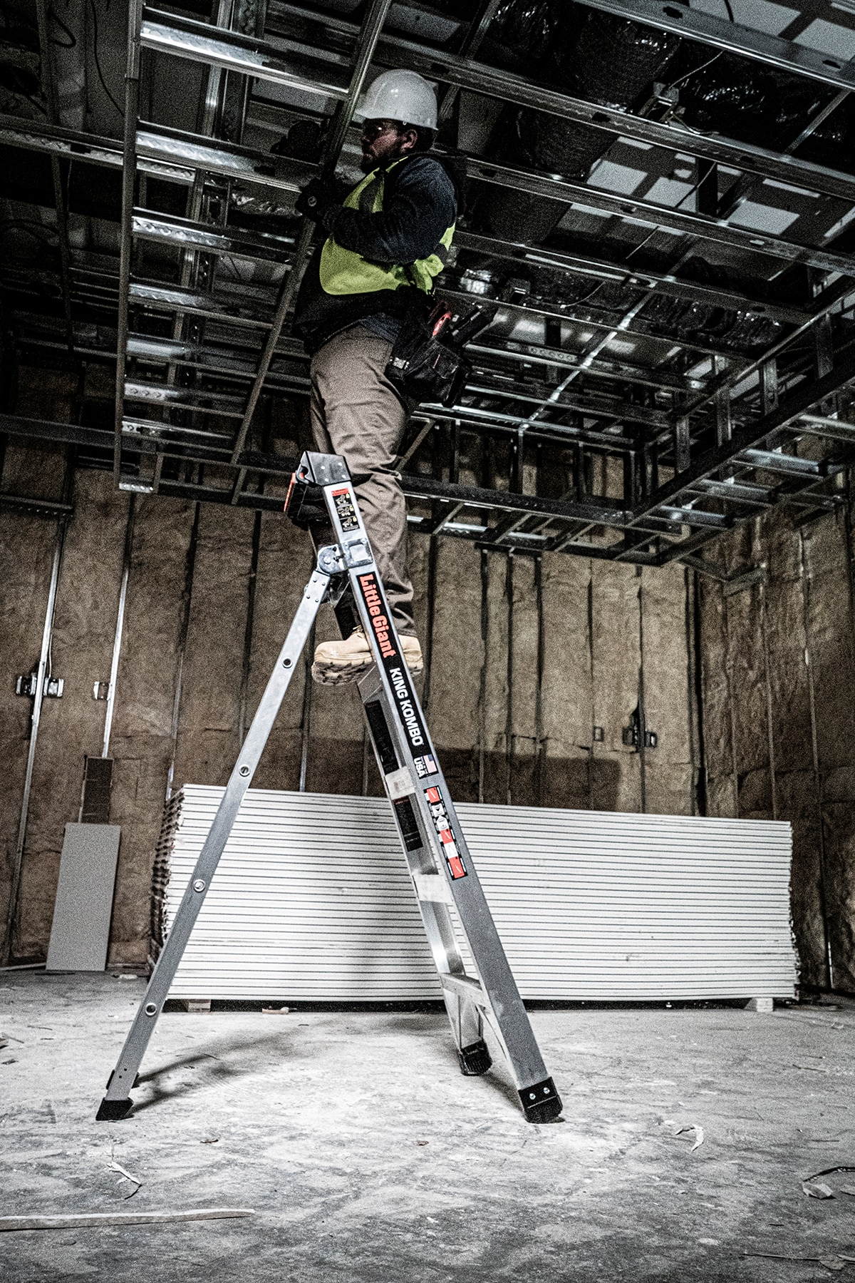 Escalera multifuncional King Kombo 2.0 Pro M6 de Little Giant Ladders, de 6 pies (altura de alcance de 12.7 pies) 3 en 1, de aluminio Tipo 1A con capacidad de carga de 300 libras. Modelo 14906-002.