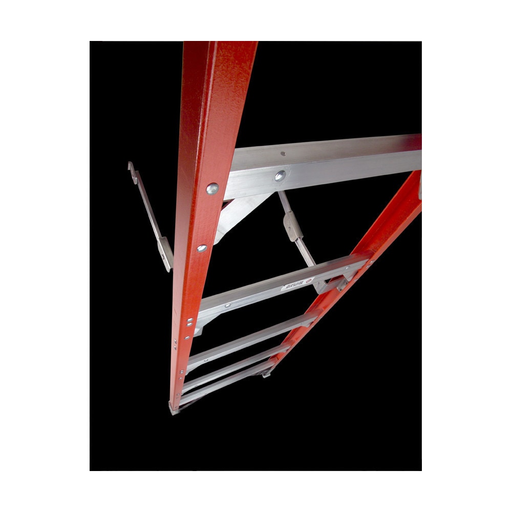 Escalera gemela de fibra de vidrio Tipo 1AA Werner T7400 de 8 pies (12 pies de altura de alcance) con capacidad de carga de 375 libras.