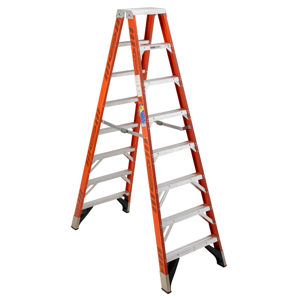Escalera gemela de fibra de vidrio Tipo 1AA Werner T7400 de 8 pies (12 pies de altura de alcance) con capacidad de carga de 375 libras.