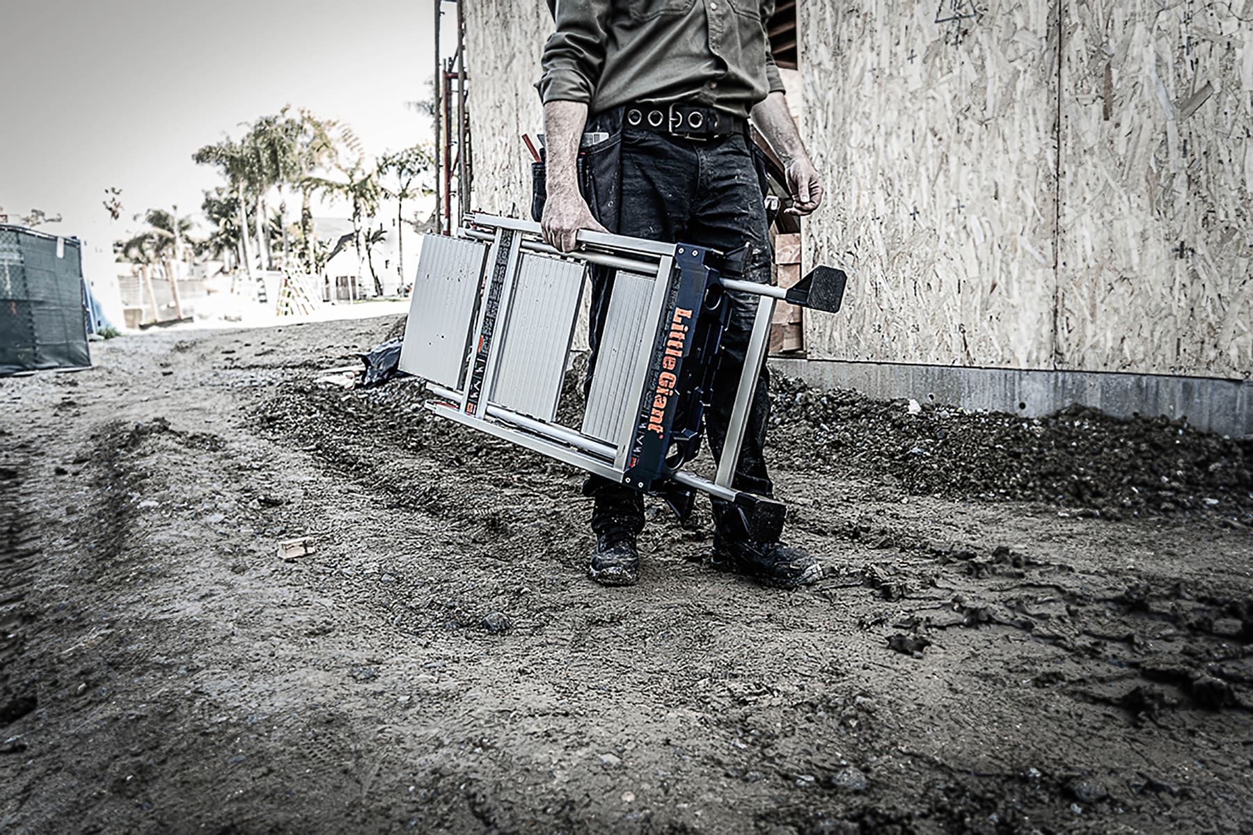 Escalera de pasos plegable de aluminio plateado Little Giant Ladders Jumbo Step M3 de 3 peldaños con capacidad de 375.0 lbs