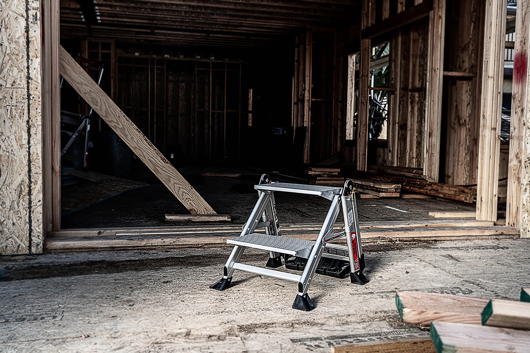 Escalonilla Plegable de Aluminio Plateado Little Giant Ladders Jumbo Step M2 de 2 Escalones con Capacidad de 375.0 lbs 11902