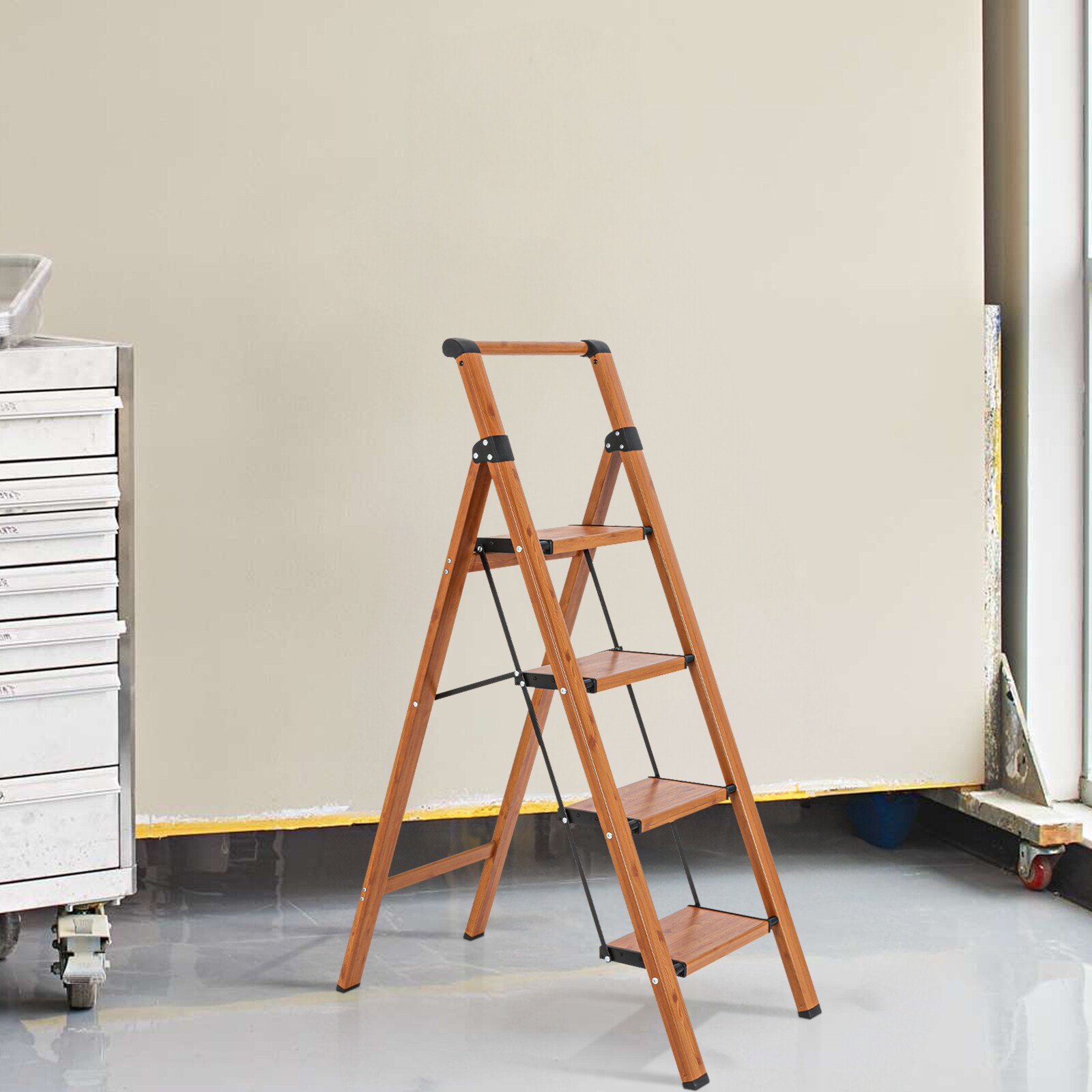 Escalón de aluminio plegable marrón Maocao Hoom 4 pasos con capacidad de 150 kg BH40781