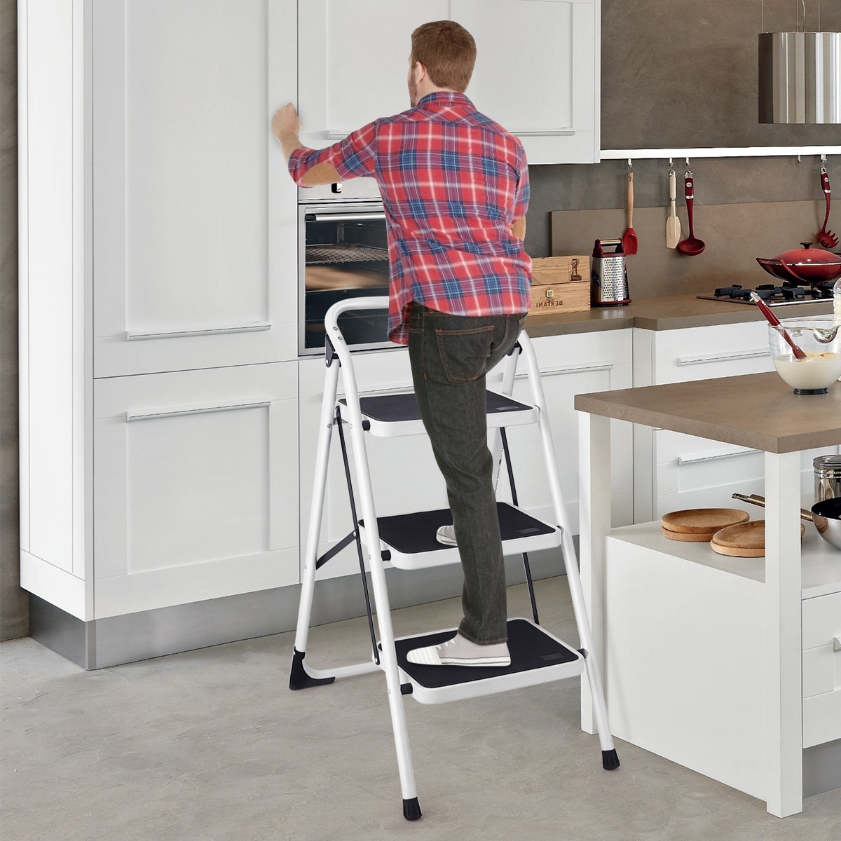 Taburete Plegable de Acero Negro WELLFOR 3.01 con Capacidad de 330 lbs. - Paso de 3 Peldaños TL-HGY-35248