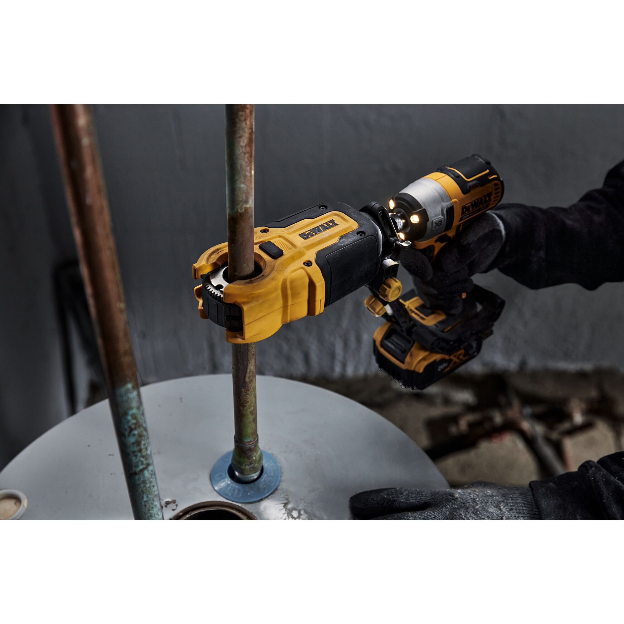 Adaptador cortador de tubos de cobre de 1/2 a 1 pulgada para impacto DEWALT DWACPRIR.