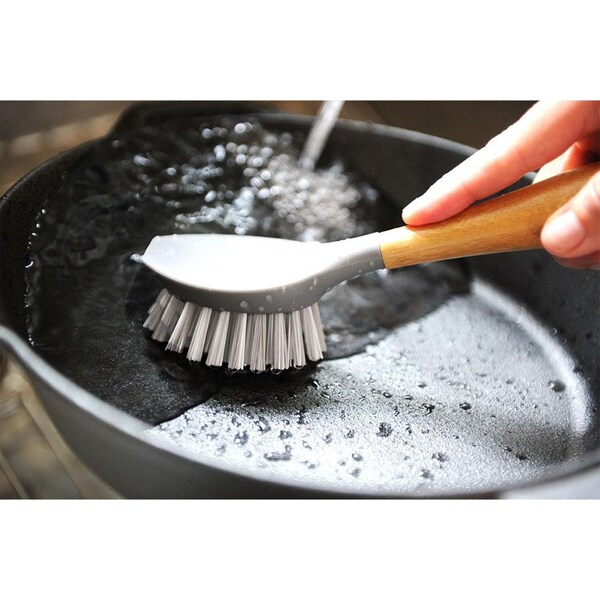Cepillo de cerdas suaves con mango de bambú Tenacious C Full Circle Tenacious C 2.56 in. W - FC17130GY