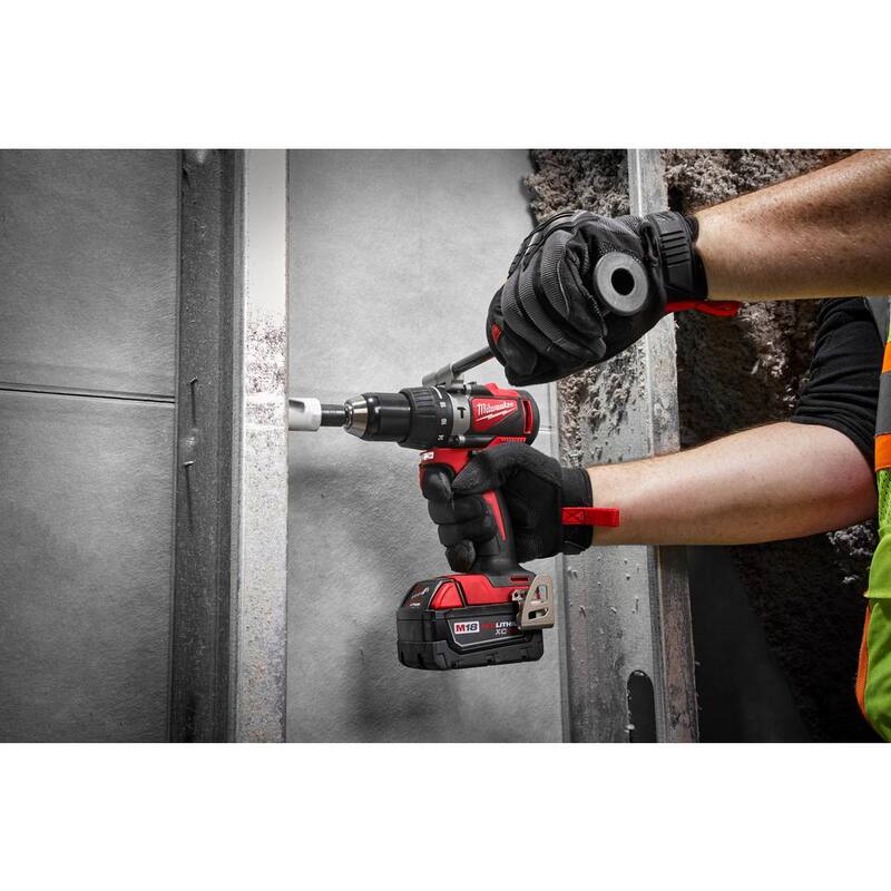 Milwaukee M18 Taladro Martillo Compacto Inalámbrico de 1/2 pulgadas con Tecnología de Ion de Litio de 18V sin Escobillas - Herramienta Únicamente - 2902-20.