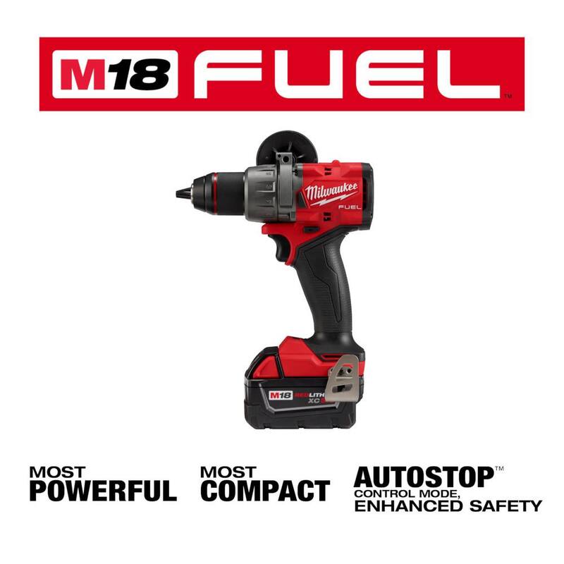 Milwaukee M18 FUEL 18V Taladro martillo inalámbrico sin escobillas de ion-litio de 1/2 pulg. con kit de conductor de sierra circular de 5-3/8 pulg. - 2904-22-2782-20.
