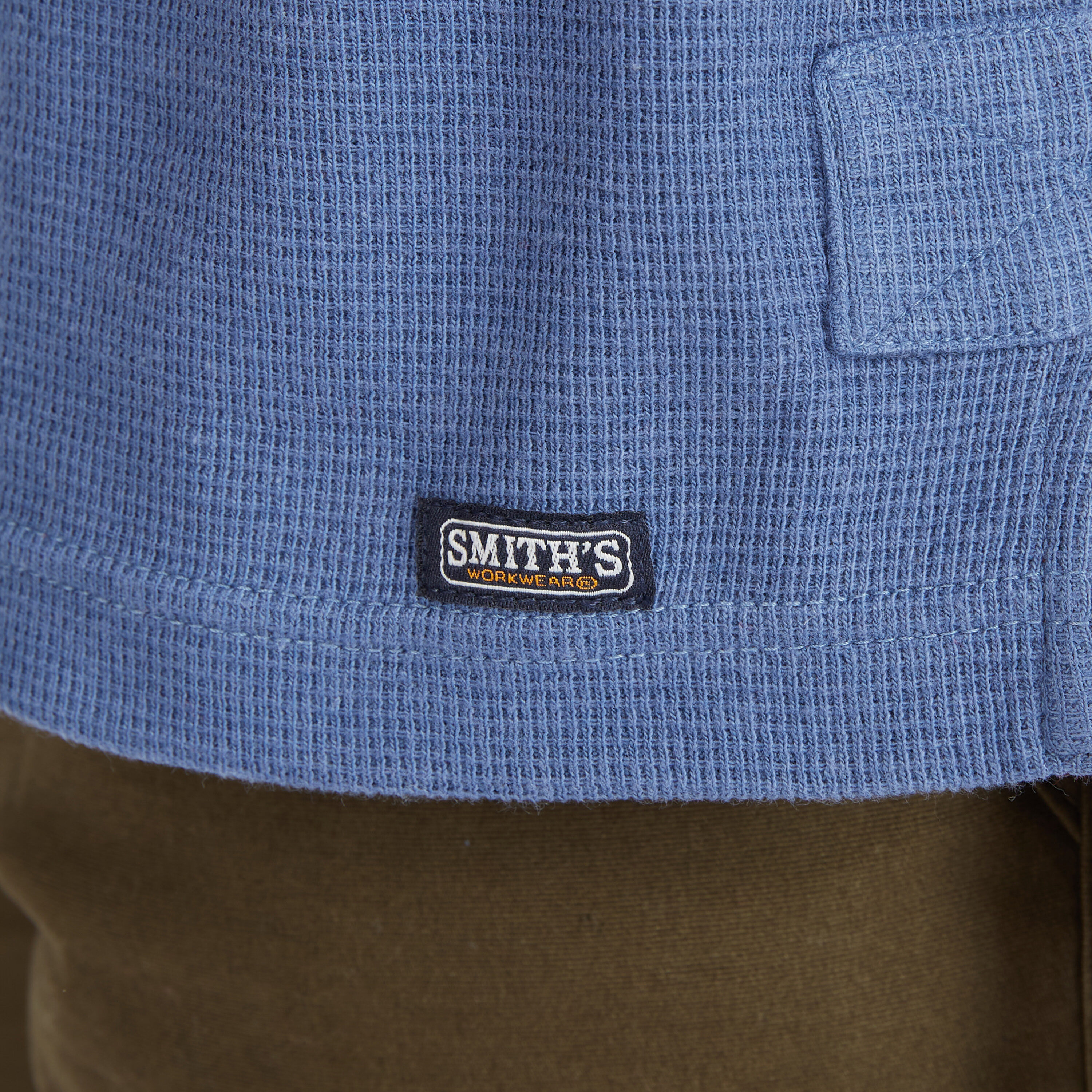 Playera de manga larga Henley azul de punto para hombre de Smith's Workwear (Talla Mediana)