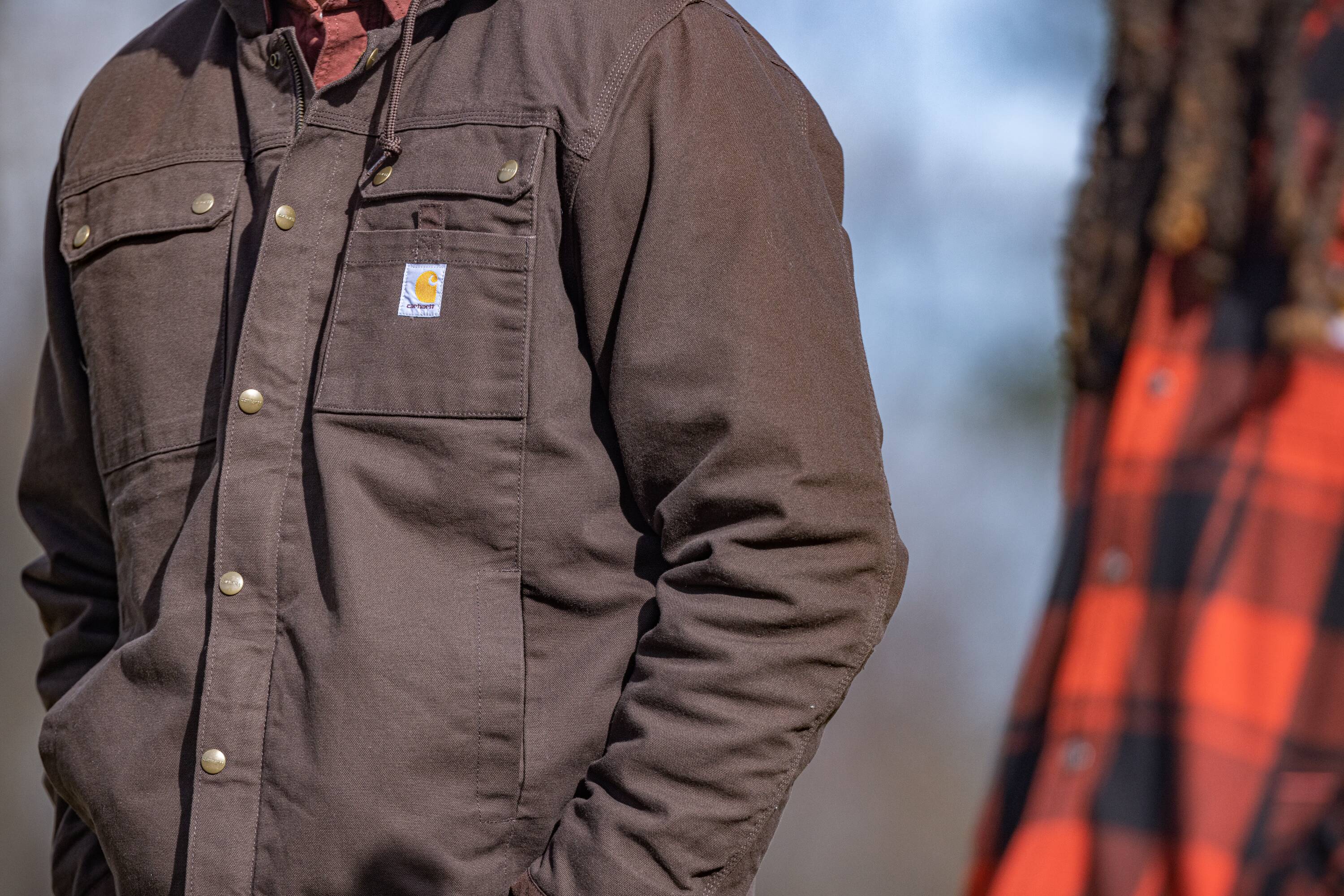 Chamarra de Trabajo Acolchada con Capucha Tejida de Peso Mediano para Hombre en Café Oscuro de Carhartt (Talla Extra Grande) 103826-DKBXL
