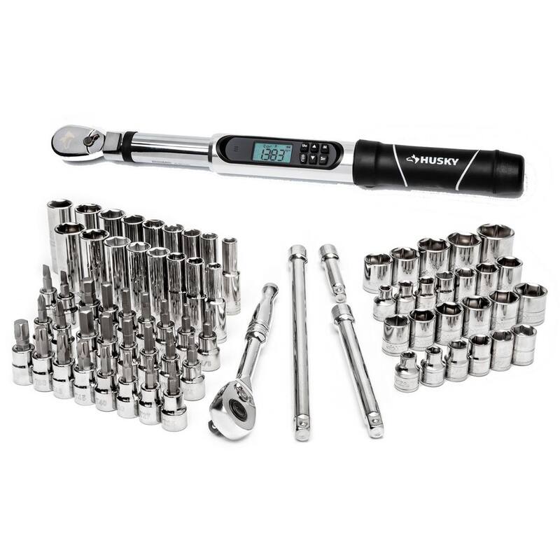 Juego de herramientas mecánicas Husky de 3/8 pulg. con llave de torque electrónica de 10-100 ft./lbs. (71 piezas) - H70MTS3DETWCB