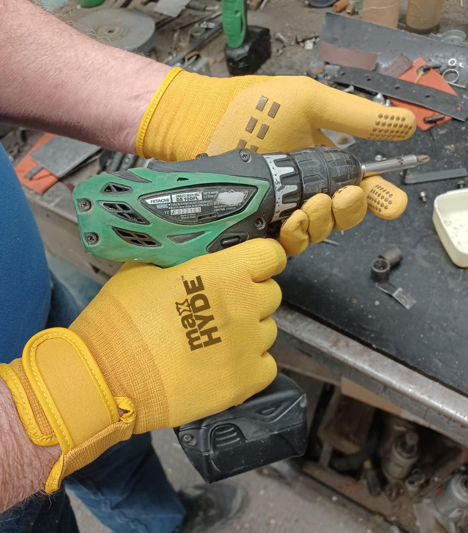 Guantes amarillos de nitrilo recubierto de nylon de mezcla para uso diario talla chica/mediana de MidWest Quality Gloves, Inc. 98-SM