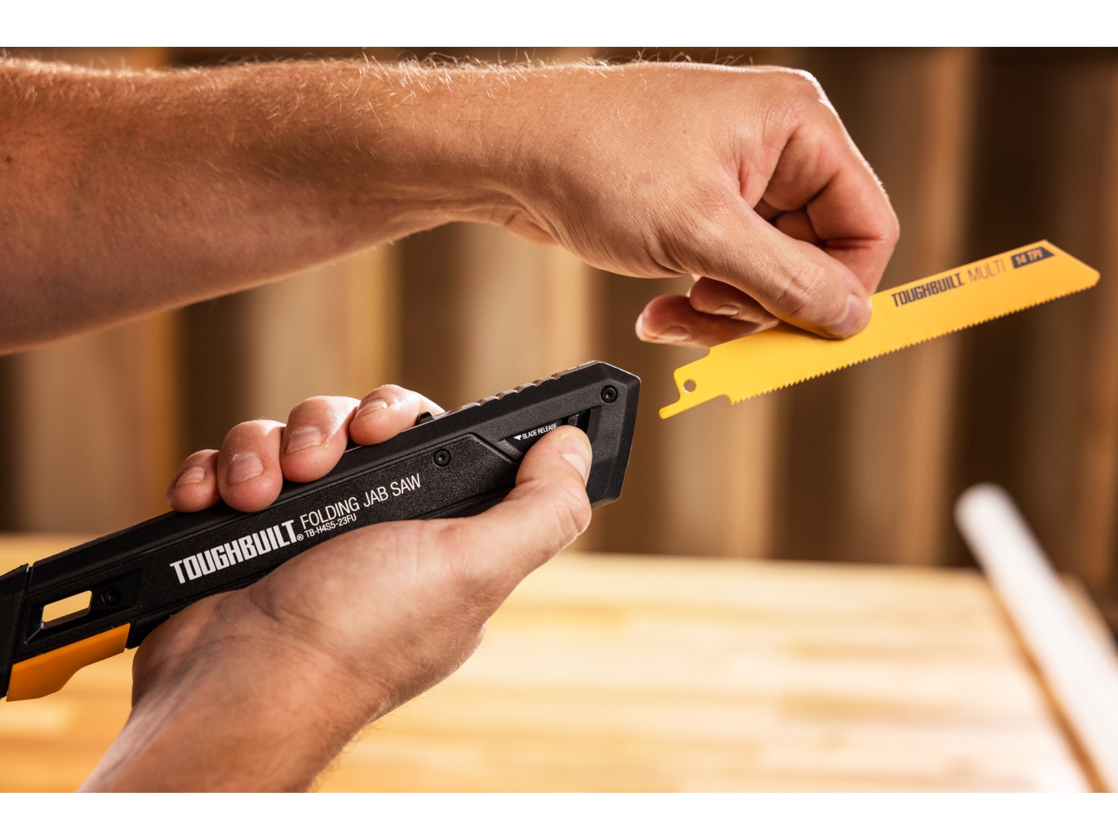 Sierra de corte TOUGHBUILT plegable de 5.5 pulgadas para trabajo pesado TB-H4S5-23FU