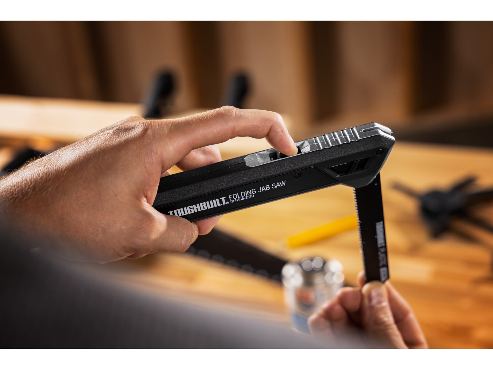 Sierra de corte TOUGHBUILT plegable de 5.5 pulgadas para trabajo pesado TB-H4S5-23FU