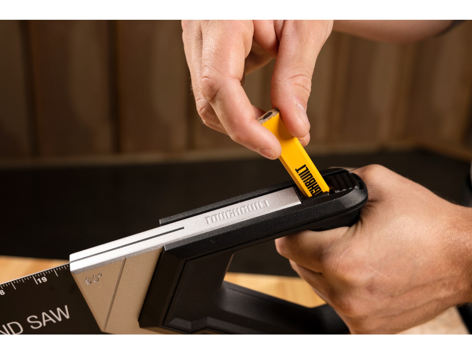 Sierra de mano para cortes transversales TOUGHBUILT de 24 pulgadas TB-H4-20-24