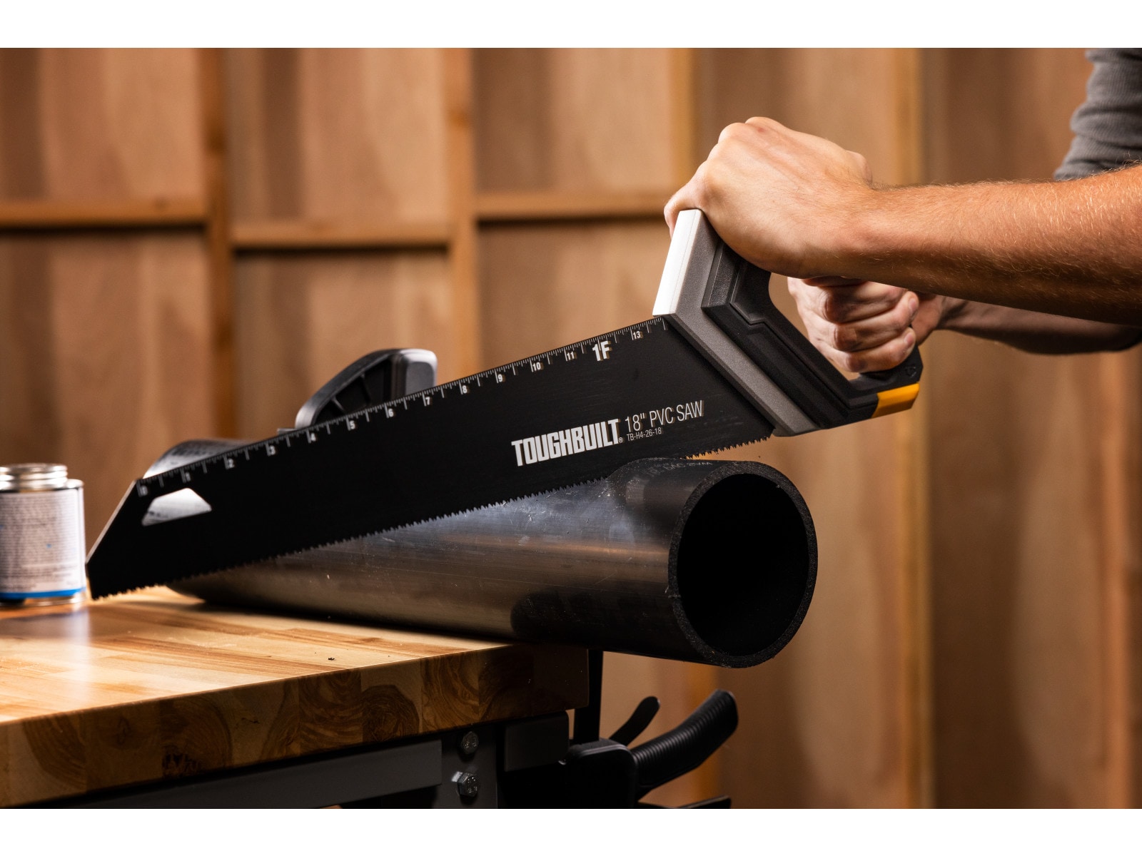 Sierra de mano TOUGHBUILT Pvc de corte fino de 18 pulgadas TB-H4-26-18
