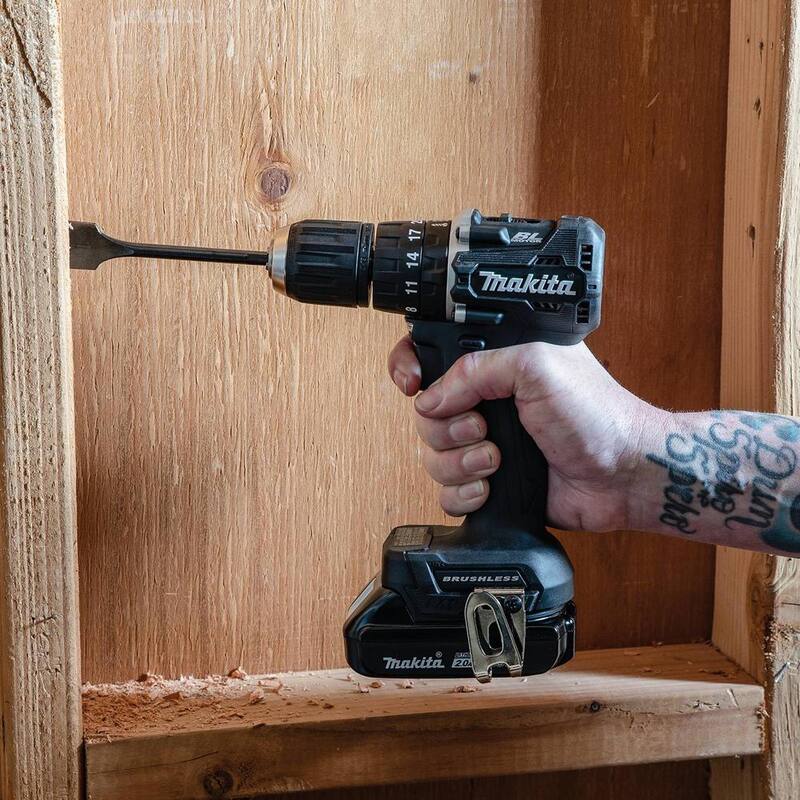 Kit de taladro percutor inalámbrico sin escobillas compacto de 18V LXT de ion de litio de 1/2 pulg. Makita, 2.0Ah - XPH15RB