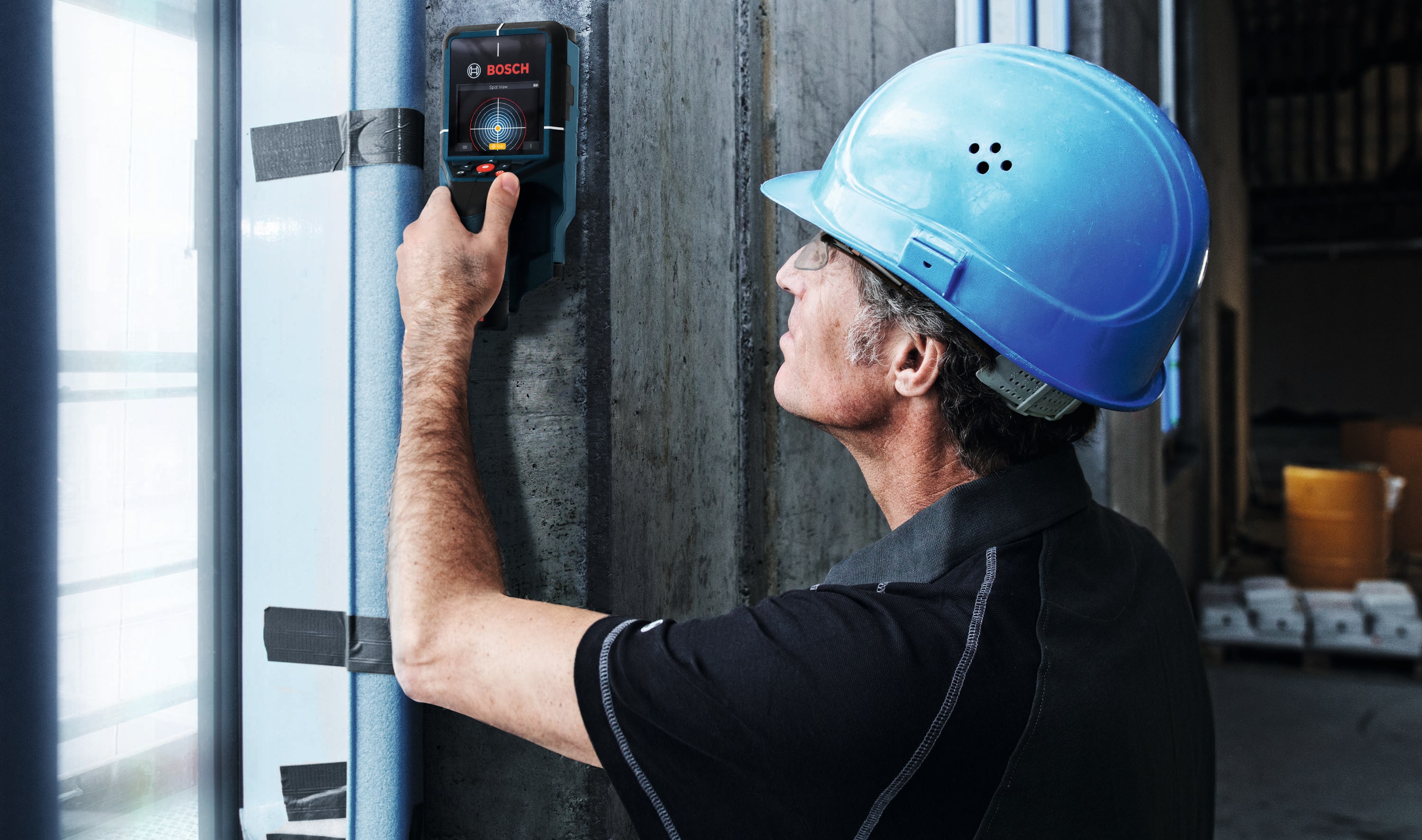 Localizador de metal/madera/eléctrico Bosch 12V Max D-TECT200C con profundidad de escaneo de 7.9 pulgadas