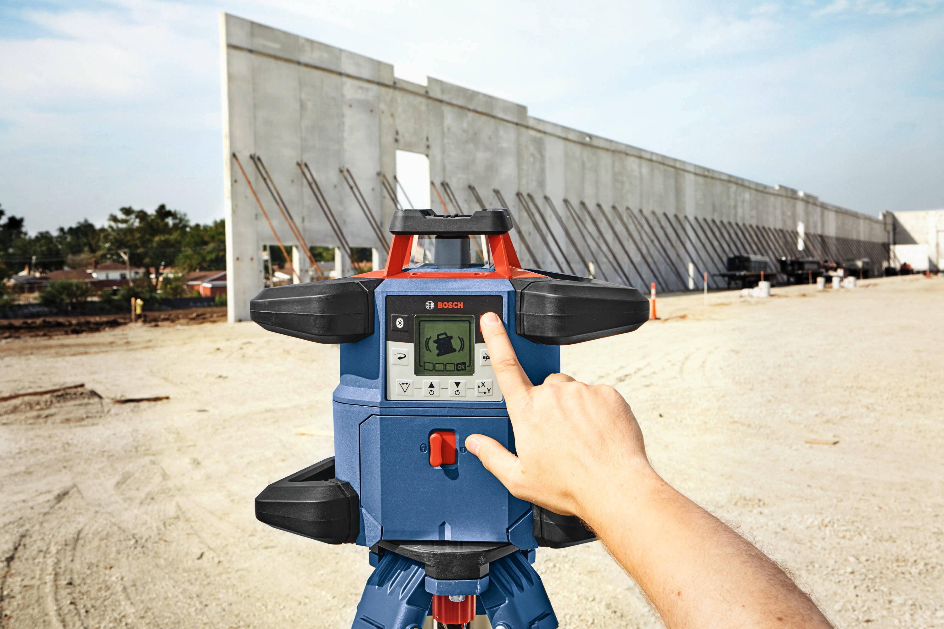 Nivel láser giratorio autonivelante Bosch 4000-ft Red 360-Degree GRL4000-80CHVK