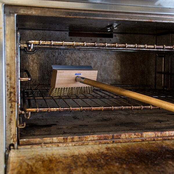 Cepillo/rasqueta para horno Carlisle Foodservice, cerdas de latón, incluye mango - 4152000