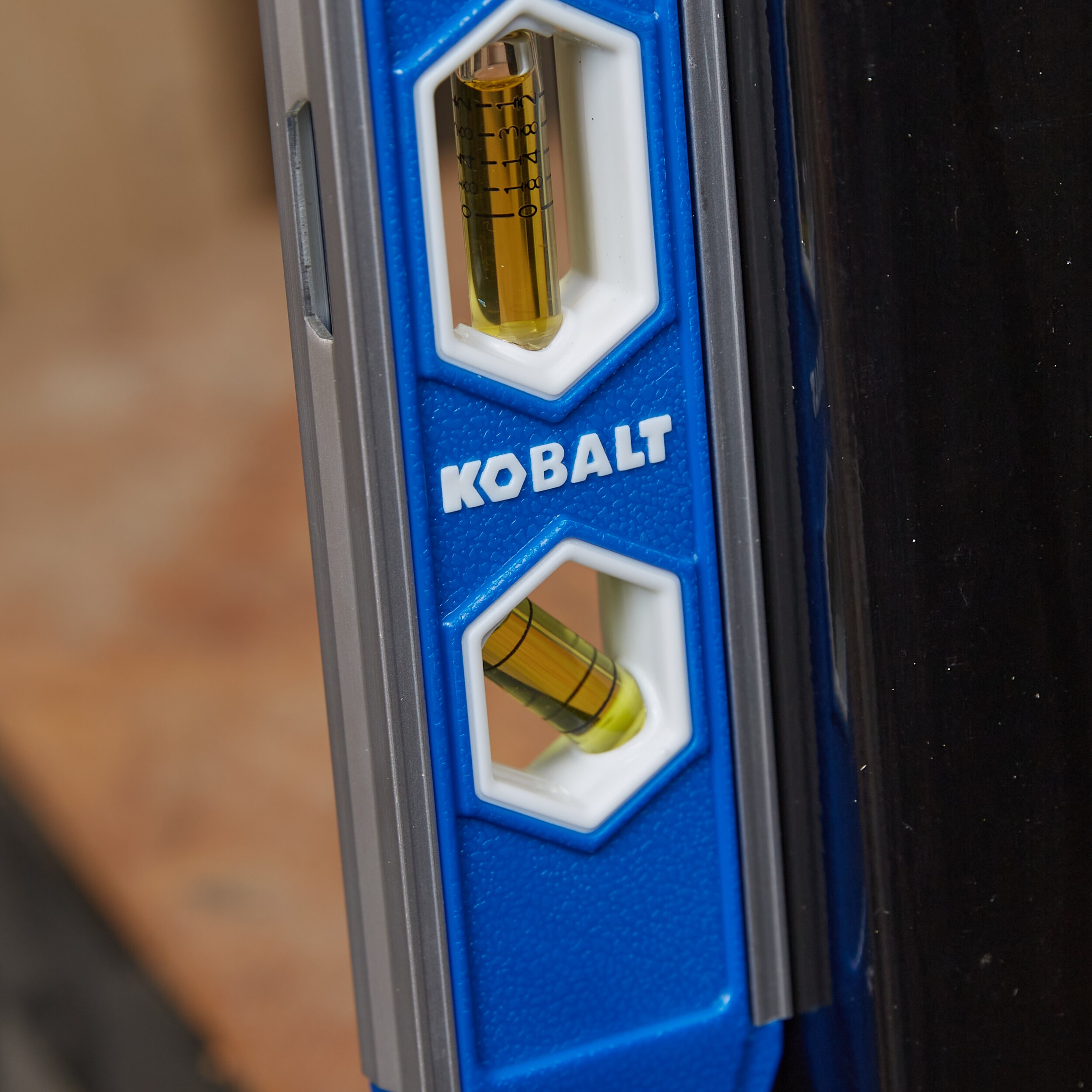 Nivel Torpedo Magnético de Aluminio Kobalt de 12 pulgadas con 4 Viales KB6012