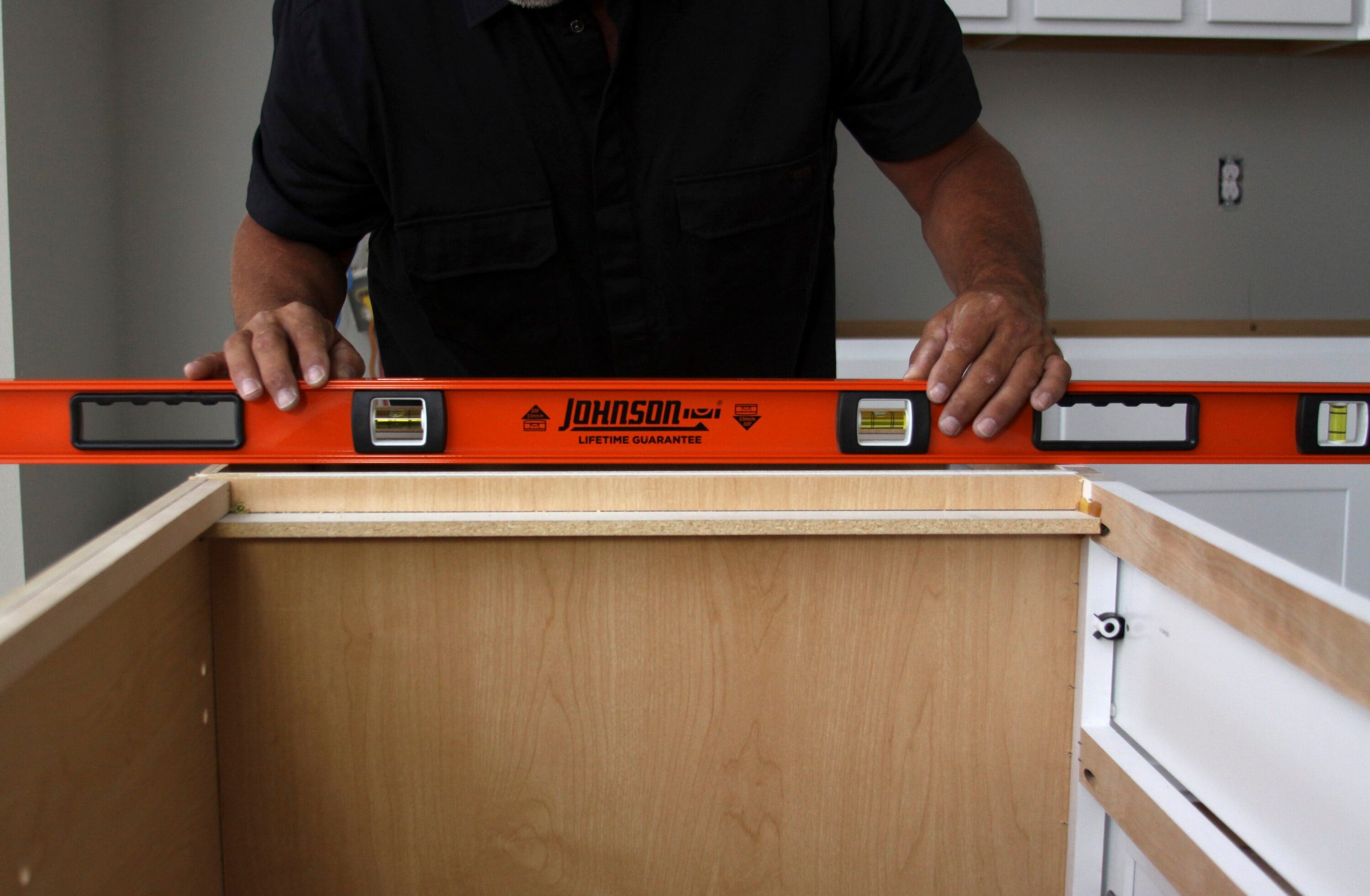 Nivel de aluminio Johnson de 48 pulgadas con 4 viales en forma de I 1253-4800