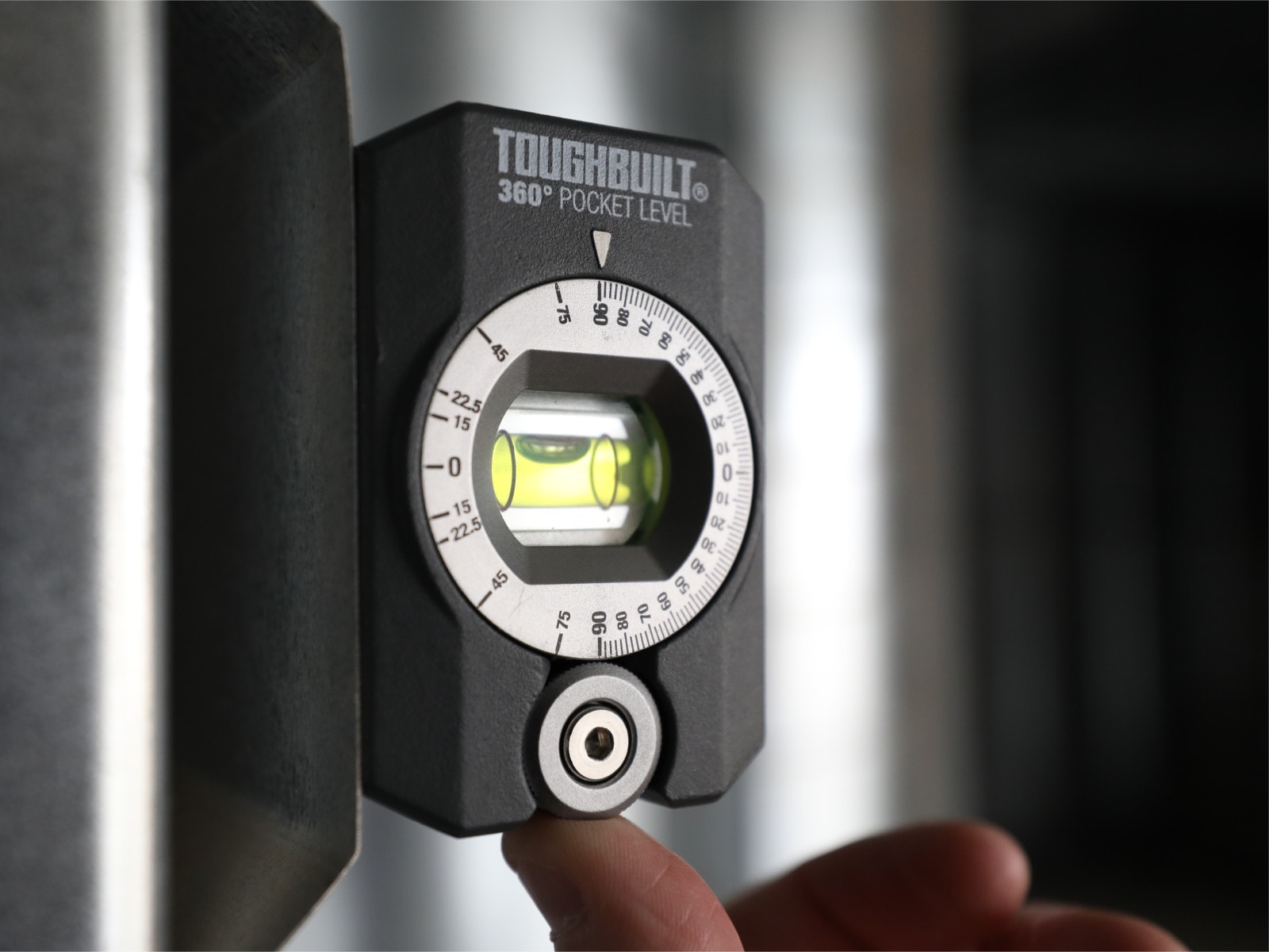Nivel de bolsillo magnético TOUGHBUILT de aluminio 3.27 pulgadas con 1 vial TB-H2-L-4R