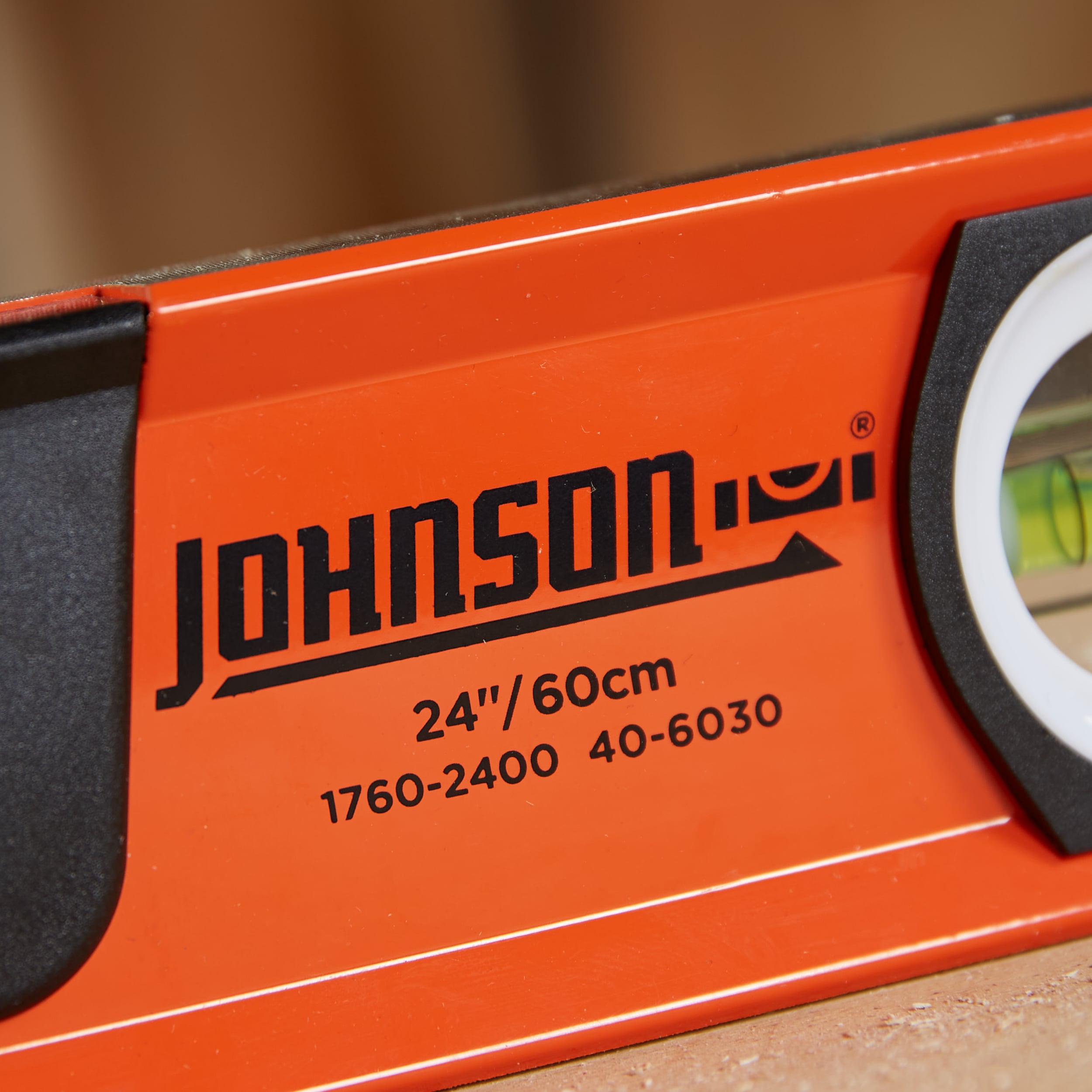 Nivel de burbuja de viga en caja de aluminio Johnson Level de 24 pulgadas con 2 viales 1760-2400