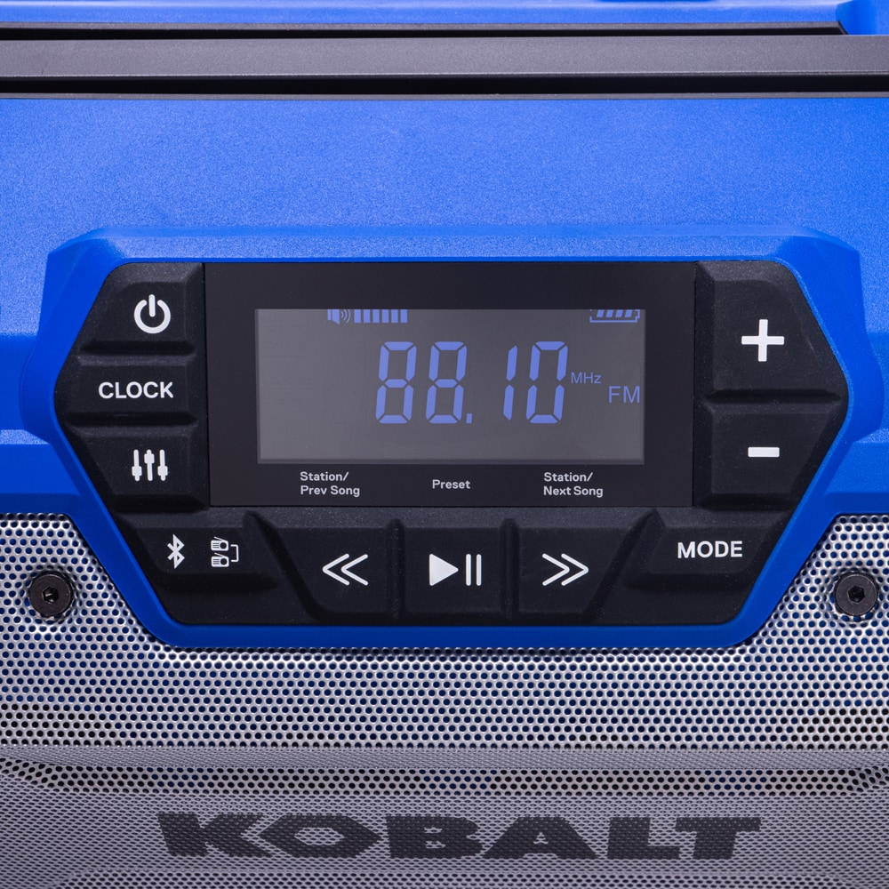 Radio de obra inalámbrico resistente al agua Kobalt de 24 voltios con Bluetooth modelo KJR 124B-03