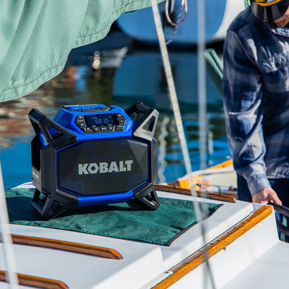 Radio para sitio de trabajo inalámbrico resistente al agua con Bluetooth Kobalt de 40 voltios KJR 1040-03