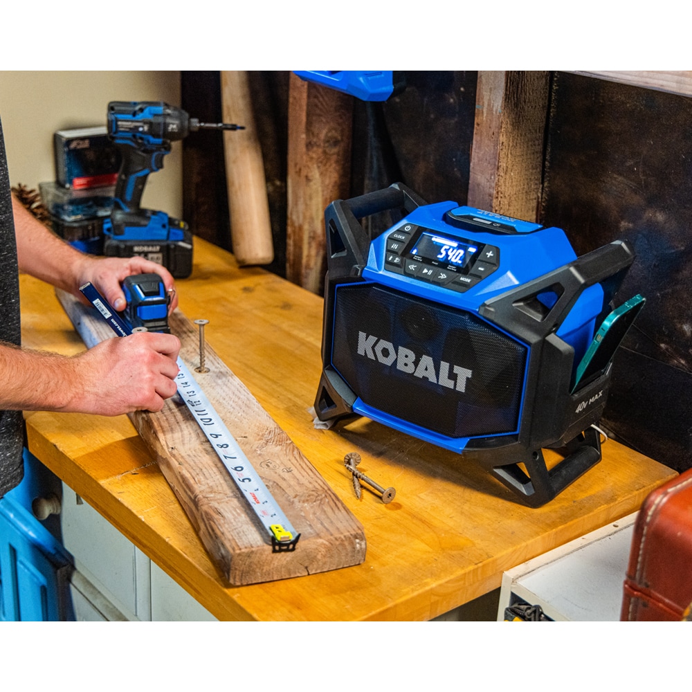 Radio para sitio de trabajo inalámbrico resistente al agua con Bluetooth Kobalt de 40 voltios KJR 1040-03