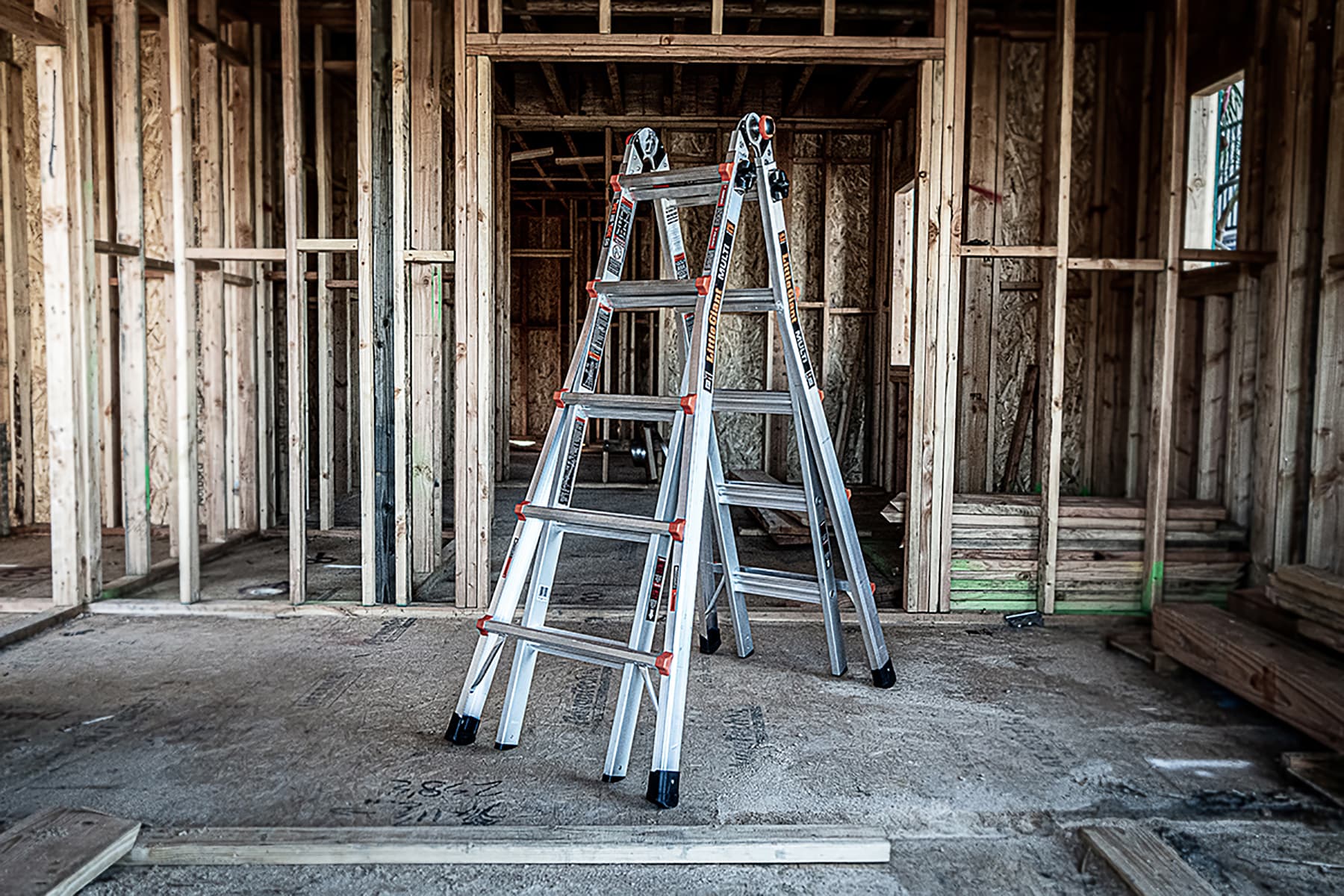 Escalera telescópica multiposición Little Giant Ladders Multi M22 con alcance de 22 pies y capacidad de carga de 300 lbs. Modelo 16522-002 - Tipo 1A