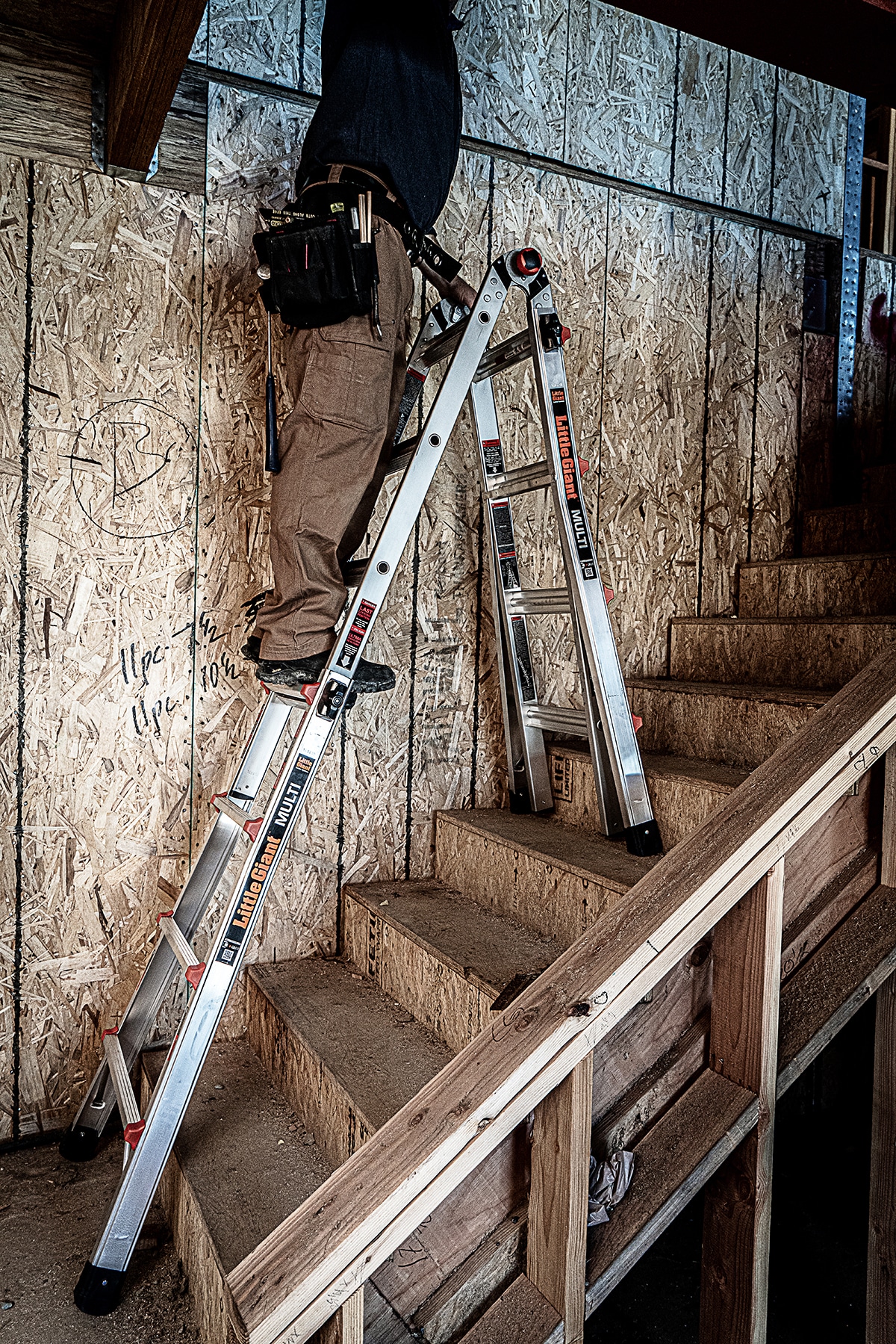Escalera multifunción telescópica Little Giant Ladders M17 Multi, alcanza 18 pies, Tipo 1A - Capacidad de carga de 300 libras 16517-002