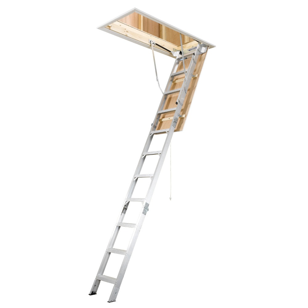 Escalera de ático plegable de aluminio Werner de 8 pies a 10 pies (abertura bruta: 22.5 pulgadas x 54 pulgadas) con capacidad de 375 libras AH2210C