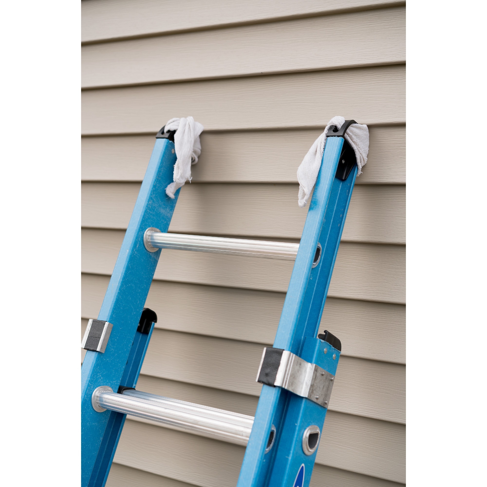 Escalera de extensión de fibra de vidrio tipo 1, capacidad de carga de 250 lb, modelo FE1020-2 de 20 pies (altura de alcance de 19 pies) de Werner FE1000-2