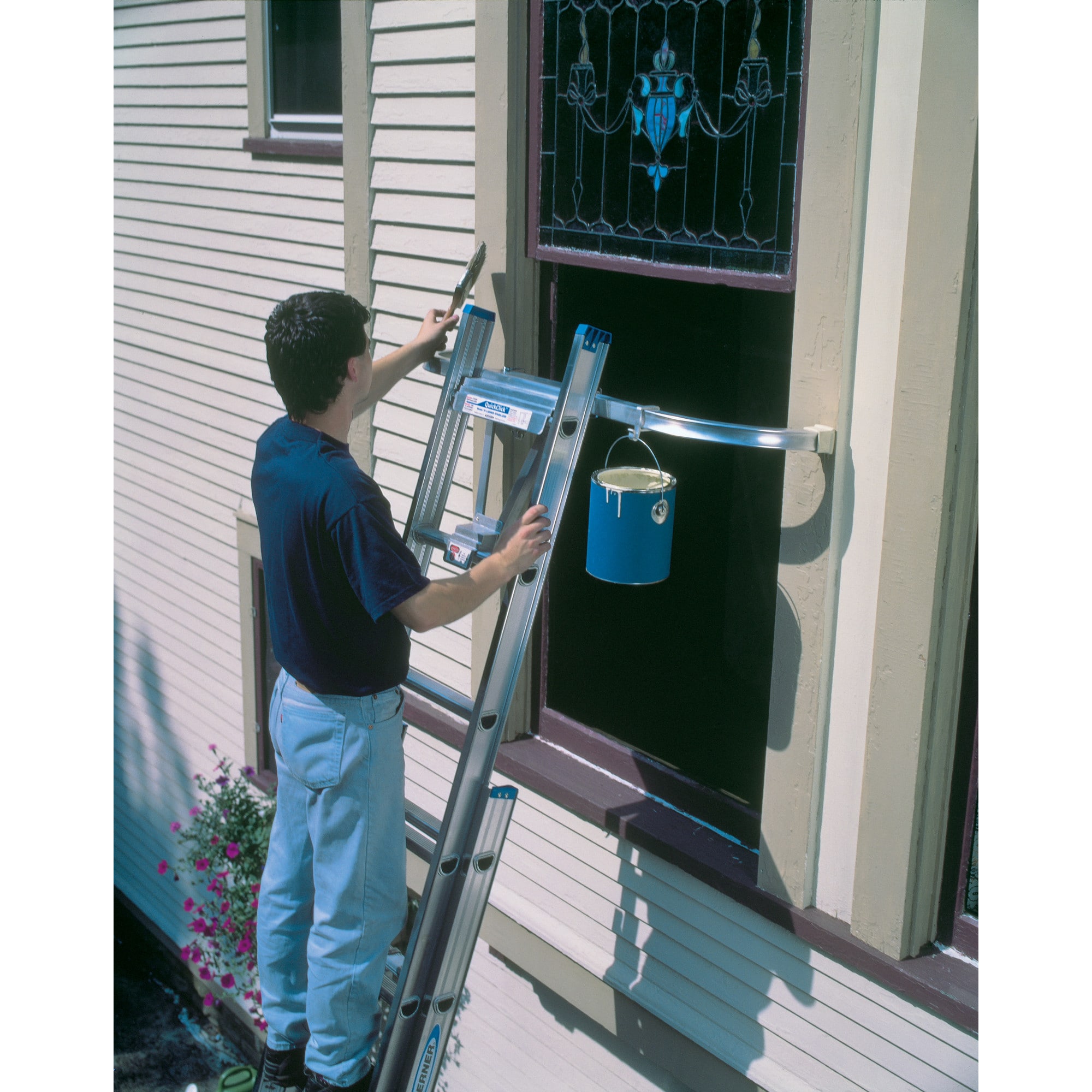Escalera de extensión de aluminio Tipo 1 Werner D1300-2 de 24 pies (altura de alcance de 23 pies) con capacidad de carga de 250 lbs. Modelo D1324-2