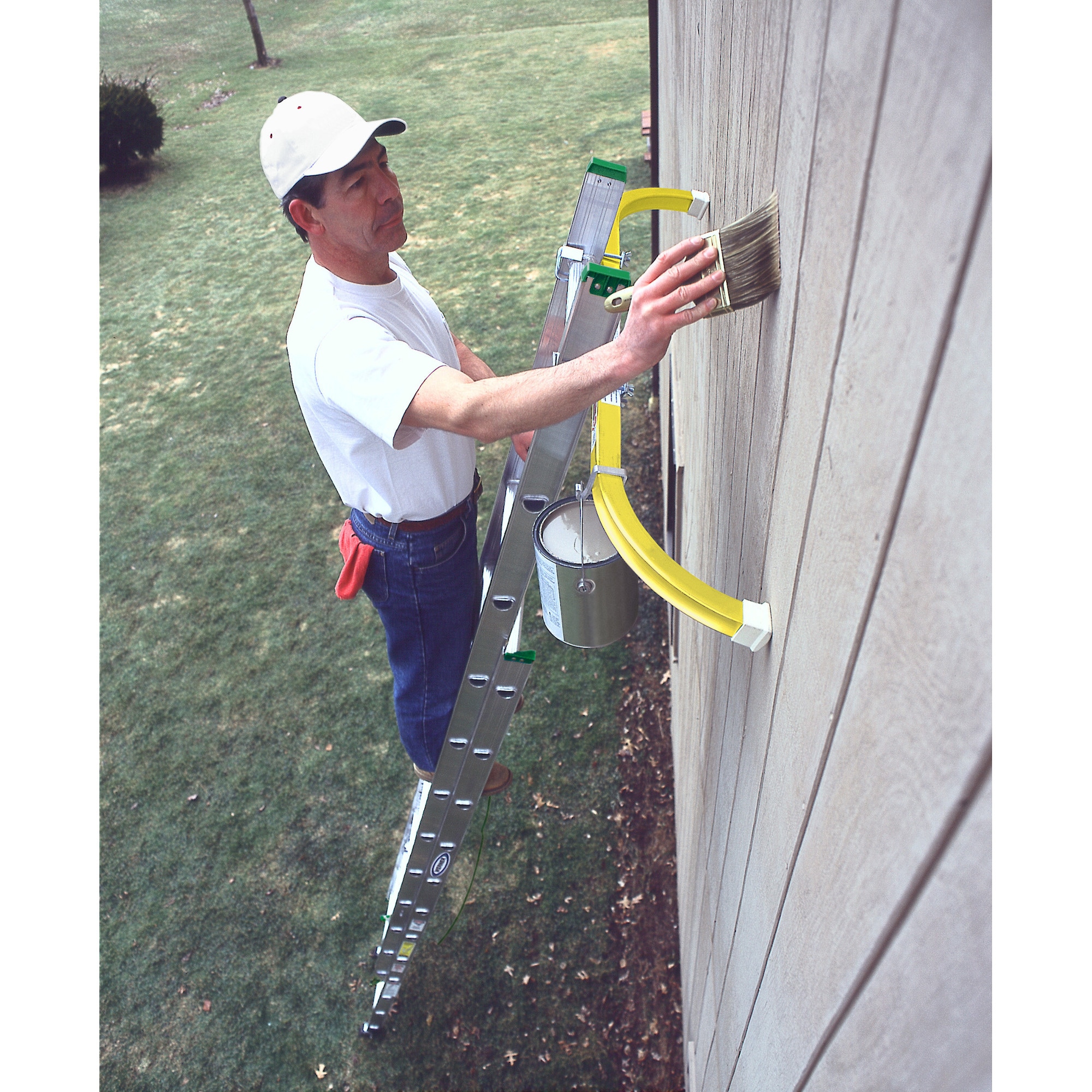 Escalera de extensión Werner D1200-2 de aluminio tipo 2 con capacidad de carga de 225 libras y altura de alcance de 31 pies (32 pies). Modelo de escalera de extensión D1232-2.