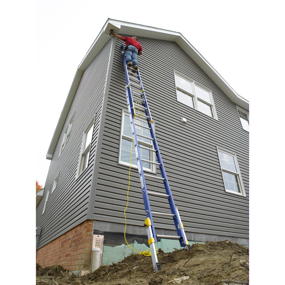 Escalera de extensión Werner Equalizer de 24 pies (altura de alcance de 23 pies) de fibra de vidrio Tipo 1A - Capacidad de carga de 300 lbs. Modelo D8224-2EQ