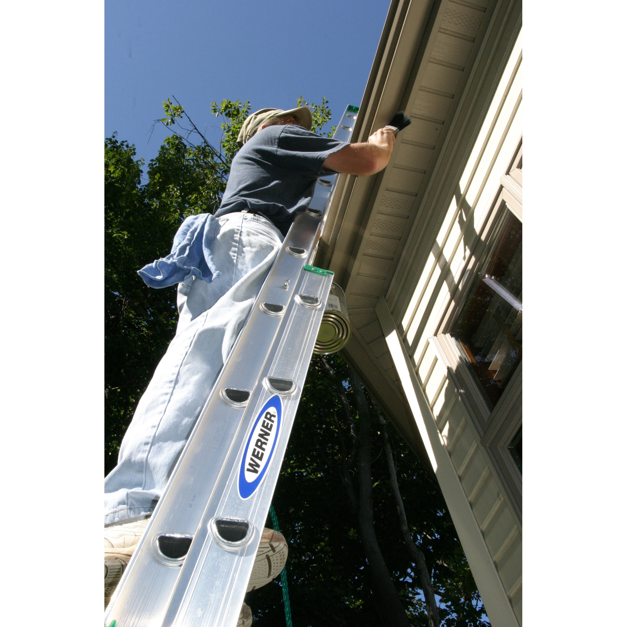 Escalera de extensión de aluminio Werner D1200-2 de 40 pies (altura de alcance de 37 pies) Tipo 2 - Capacidad de carga de 225 libras. Escalera de extensión D1240-2