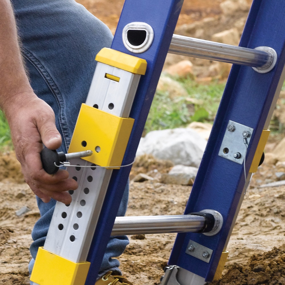 Escalera de Extensión Werner Equalizer de 28 pies (Altura Alcanzable de 27 pies) Tipo 1A de Fibra de Vidrio - Capacidad de Carga de 300 lb. Modelo D8228-2EQ