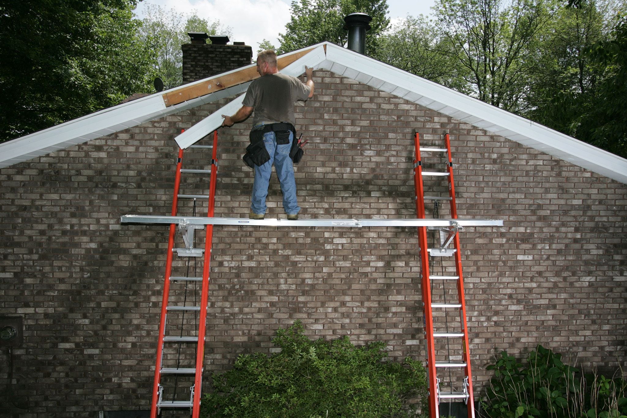 Escalera de extensión Werner D6200-2 de 32 pies (31 pies de altura) de fibra de vidrio Tipo 1A con capacidad de carga de 300 lb. Escalera de extensión D6232-2.