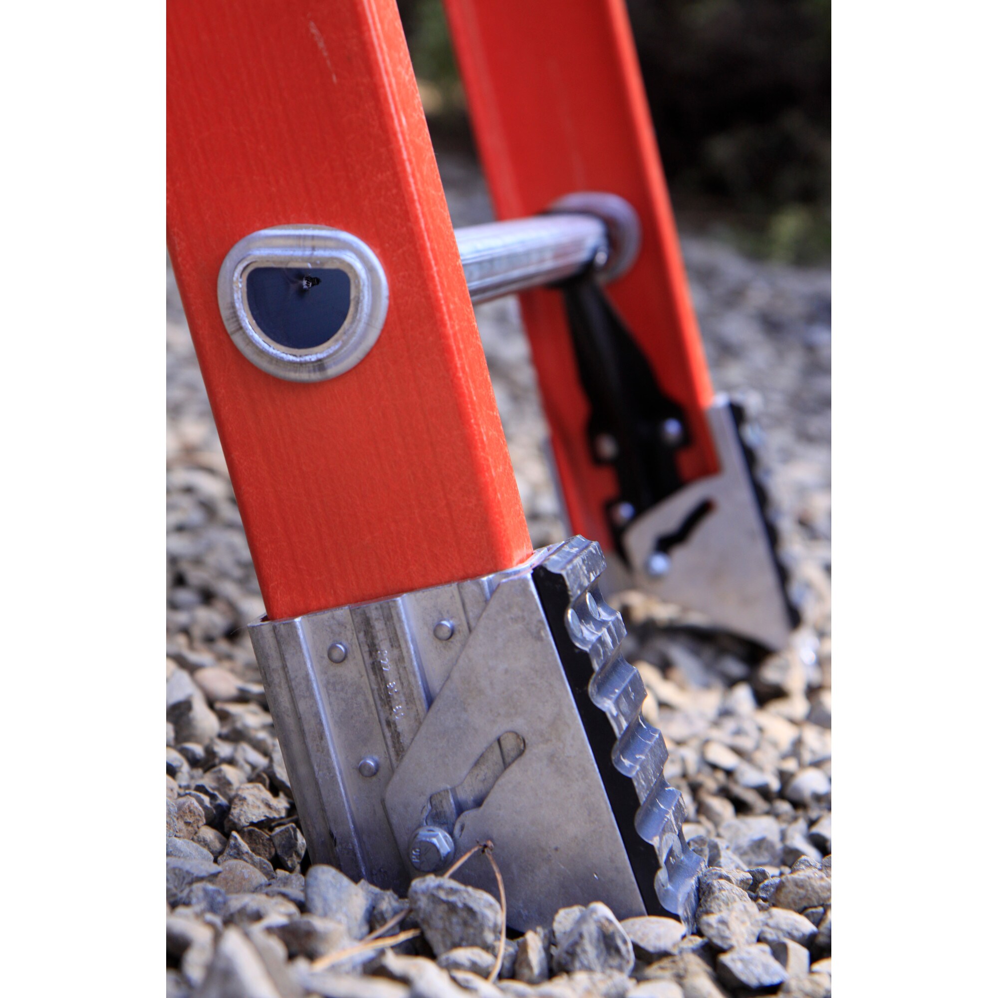 Escalera de extensión recta de fibra de vidrio tipo 1A Werner D6200-1 de 16 pies (altura de alcance de 18 pies) con capacidad de carga de 300 lbs. Modelo D6216-1.