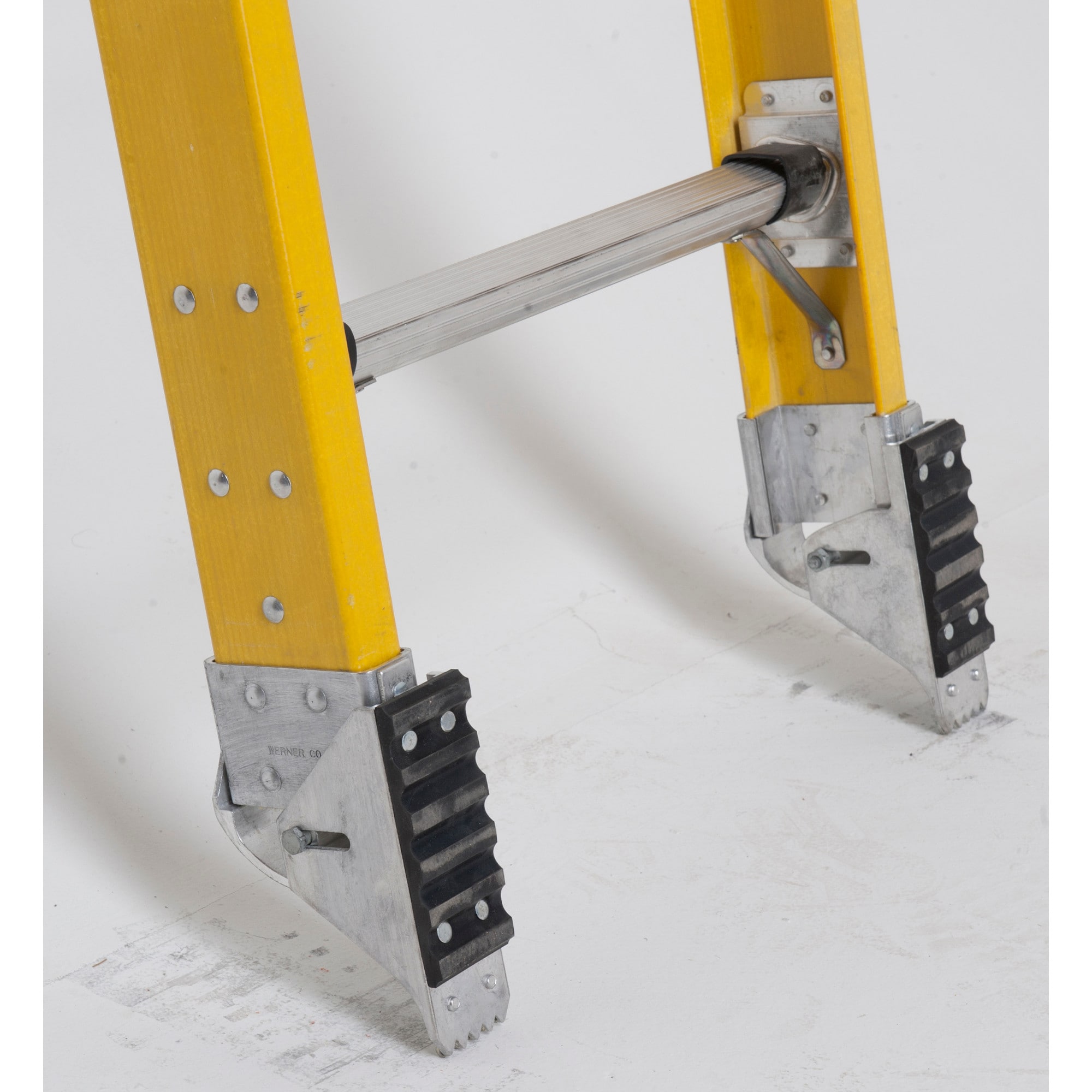 Escalera de extensión de fibra de vidrio Werner D7100-2 de 16 pies (15 pies de altura de alcance) tipo 1AA - Capacidad de carga de 375 lb. Escalera de extensión D7116-2