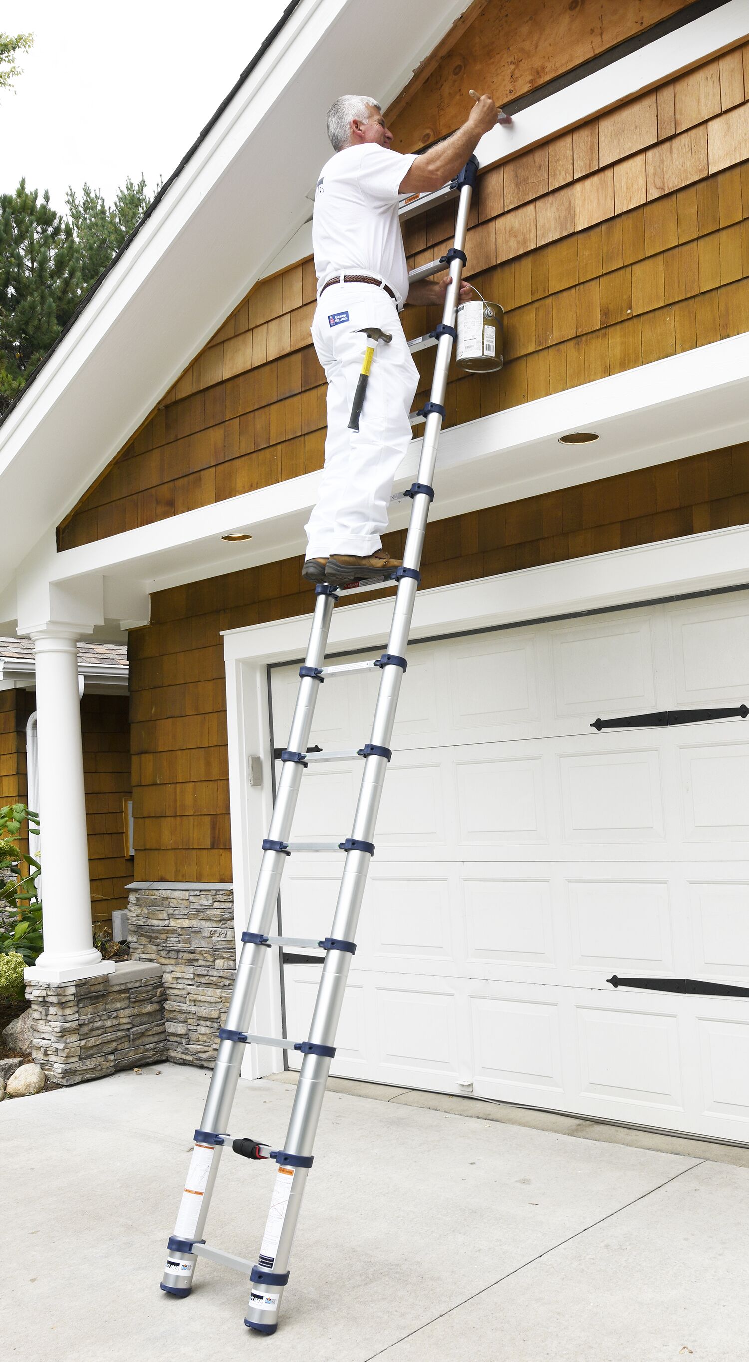 Escalera de extensión telescópica Xtend+Climb 785P+ de aluminio tipo 1 - Certificada por ANSI, 15.5 pies (altura de alcance de 19.5 pies) y capacidad de carga de 250 libras.