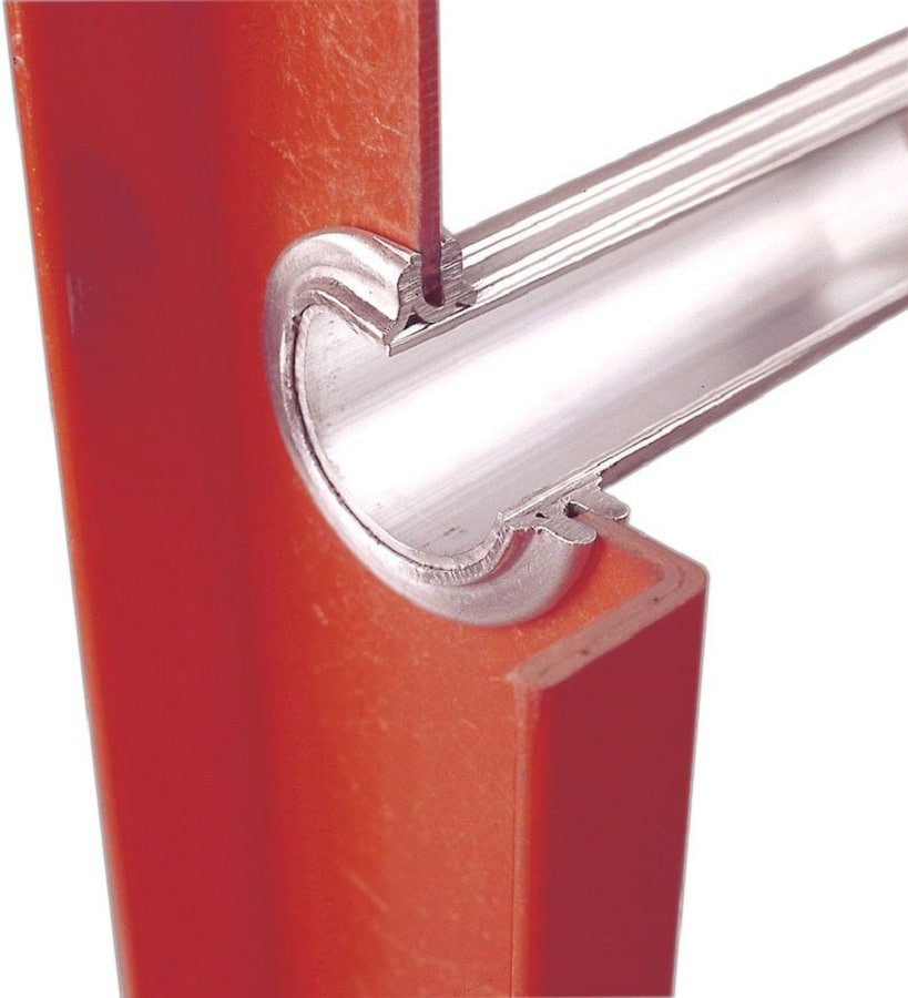 Escalera de extensión de fibra de vidrio tipo 1A Werner D6200-2 de 16 pies (altura de alcance de 15 pies) con capacidad de carga de 300 libras. Modelo de escalera de extensión D6216-2.