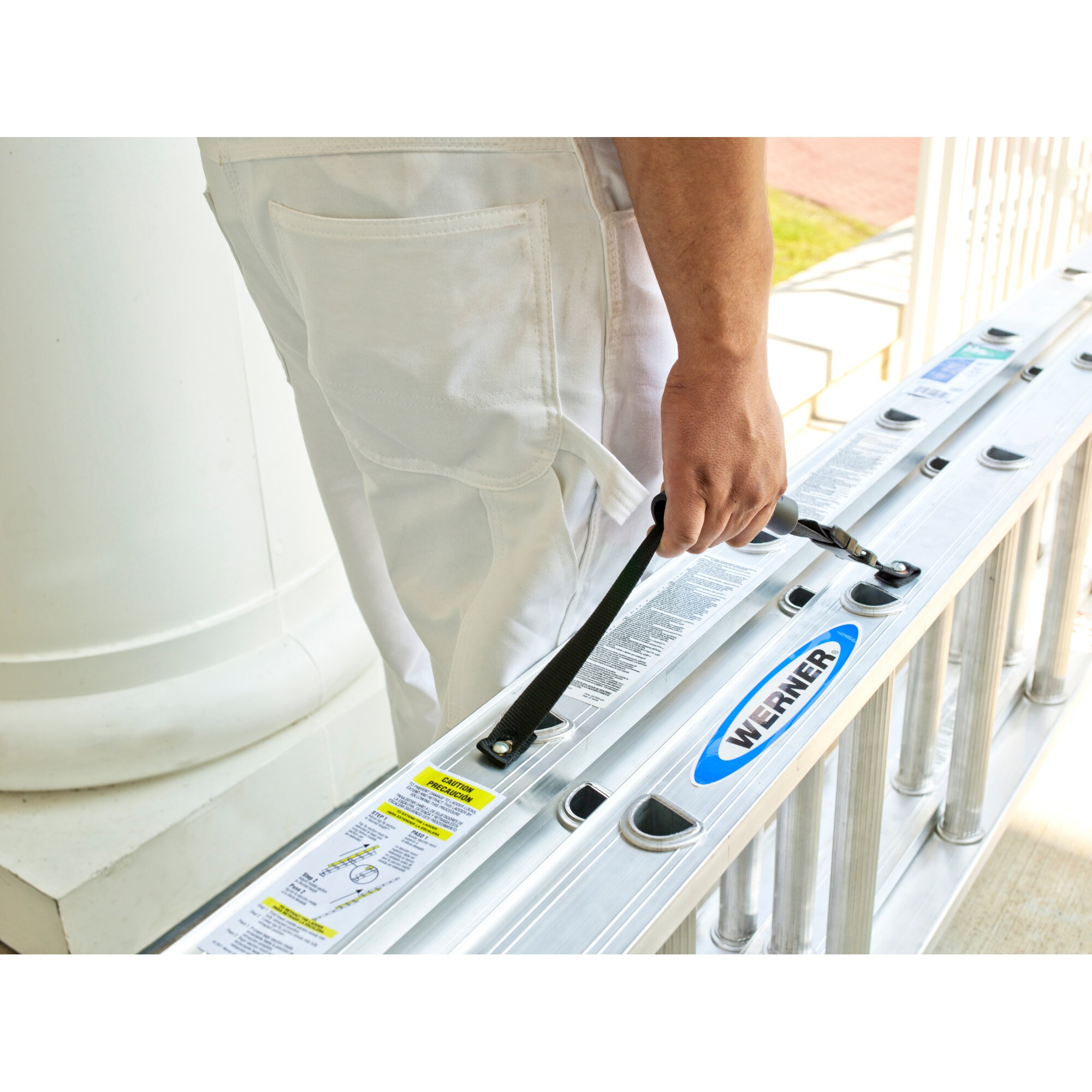 Escalera de extensión Werner D1200-3 de aluminio de tipo 2 con capacidad de carga de 225 lb y 24 pies (altura de alcance de 23 pies) Escalera de extensión D1224-3 de 24 pies.