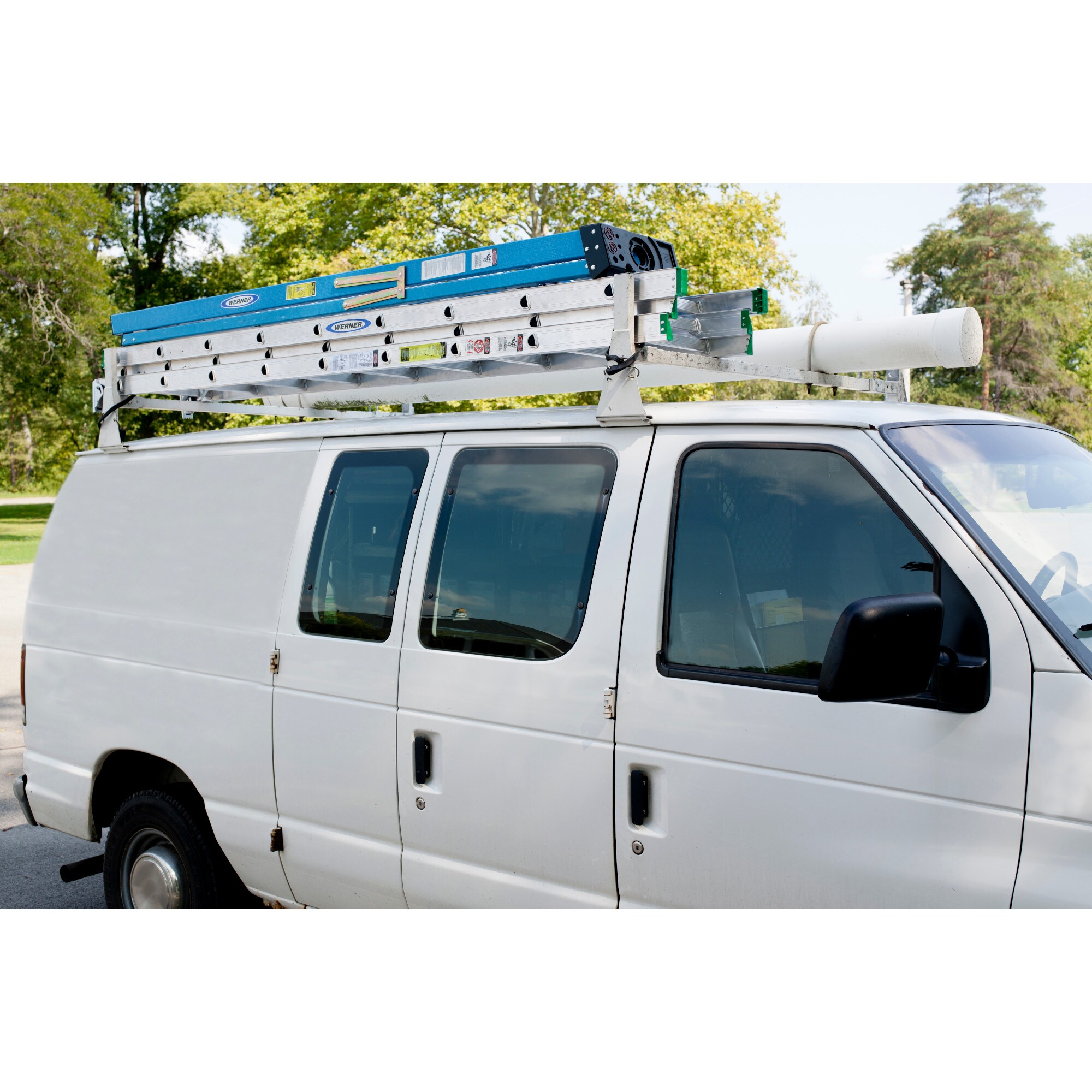 Escalera de extensión Werner D1200-3 de aluminio de tipo 2 con capacidad de carga de 225 lb y 24 pies (altura de alcance de 23 pies) Escalera de extensión D1224-3 de 24 pies.