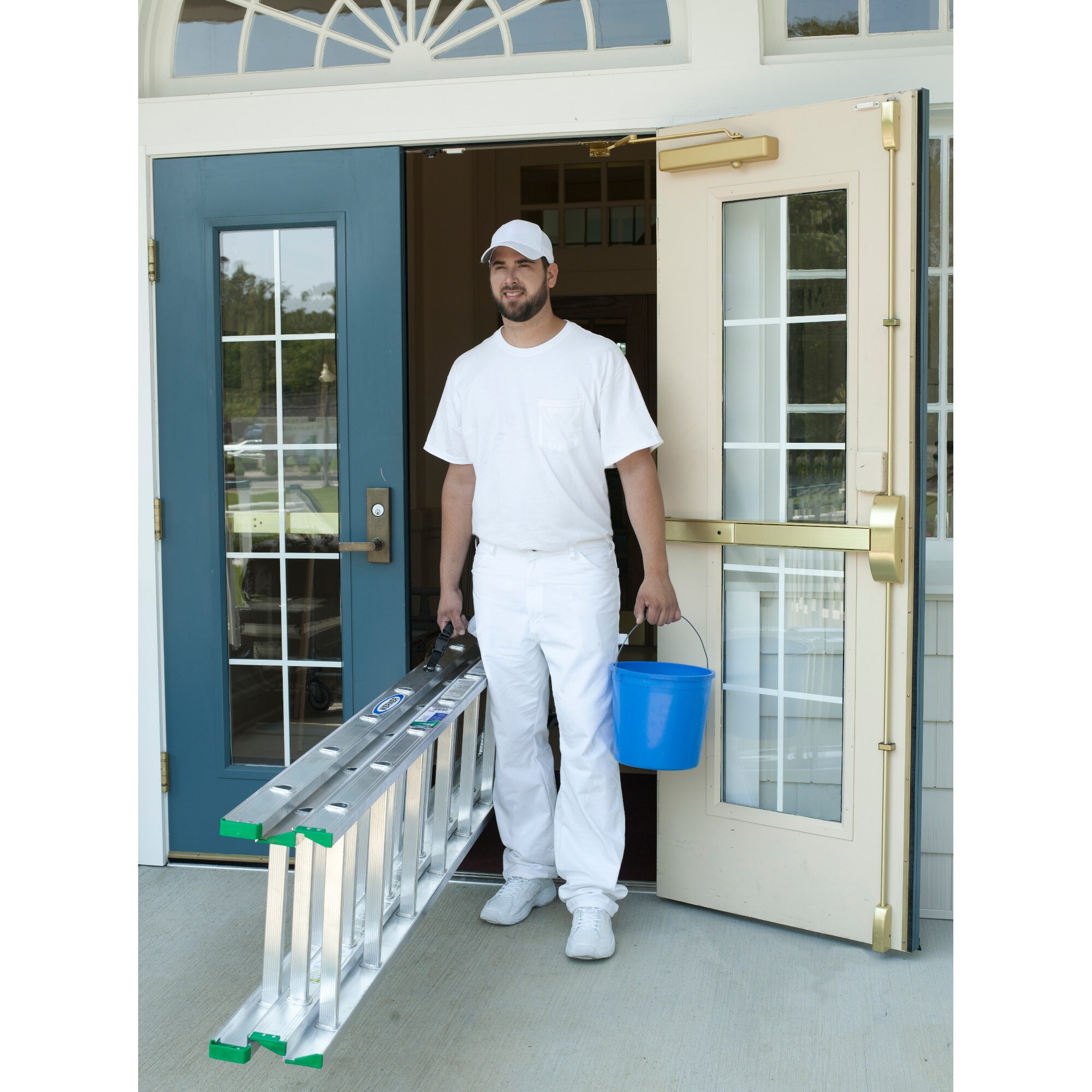 Escalera de extensión Werner D1200-3 de aluminio de tipo 2 con capacidad de carga de 225 lb y 24 pies (altura de alcance de 23 pies) Escalera de extensión D1224-3 de 24 pies.