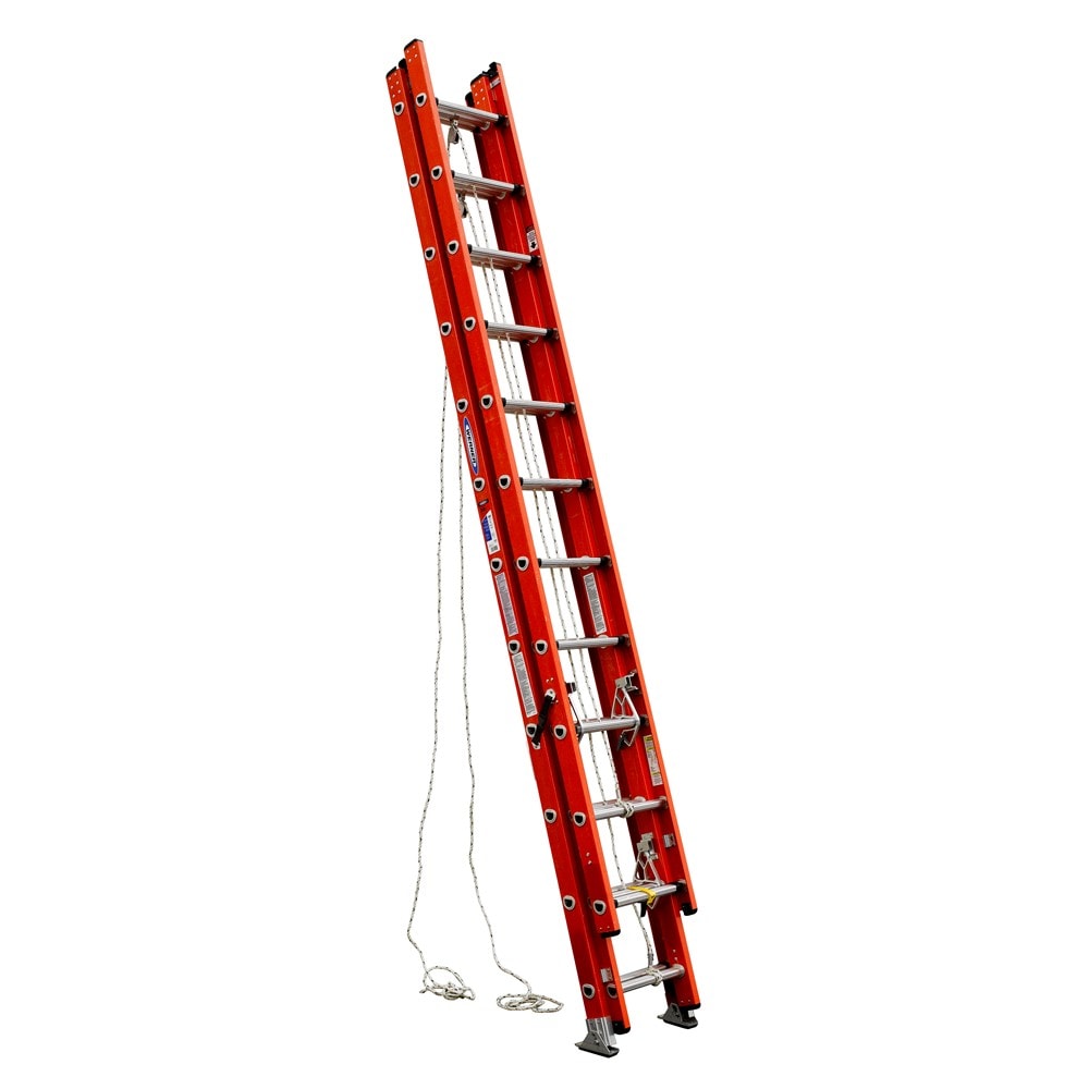 Escalera de extensión de fibra de vidrio Tipo 1A Werner D6200-3 de 32 pies (31 pies de altura de alcance) con capacidad de carga de 300 lbs. Modelo D6232-3