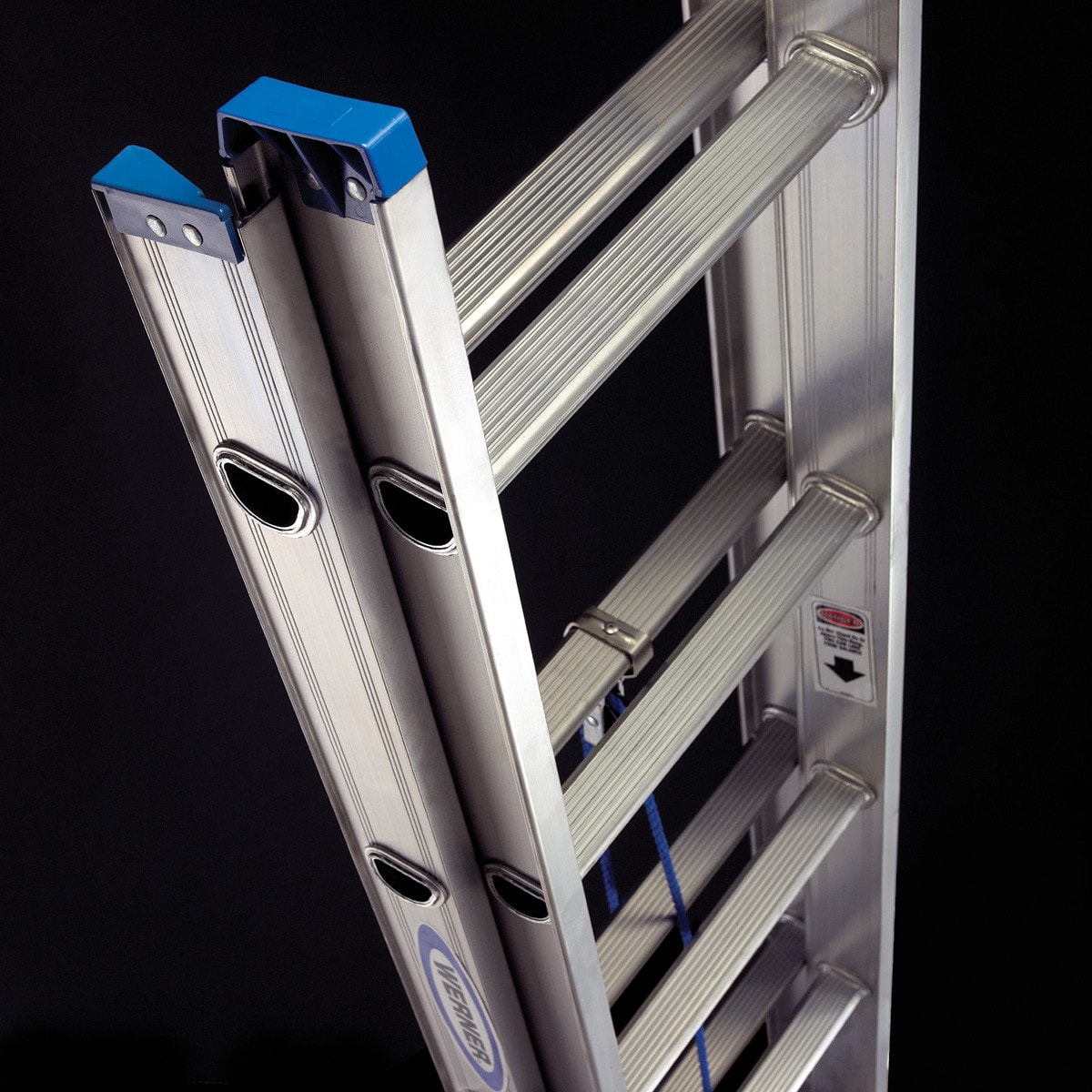 Escalera de extensión de aluminio tipo 1 con capacidad de carga de 250 lb de Werner D1300-2 de 16 pies (15 pies de altura de alcance) - Escalera de extensión D1316-2